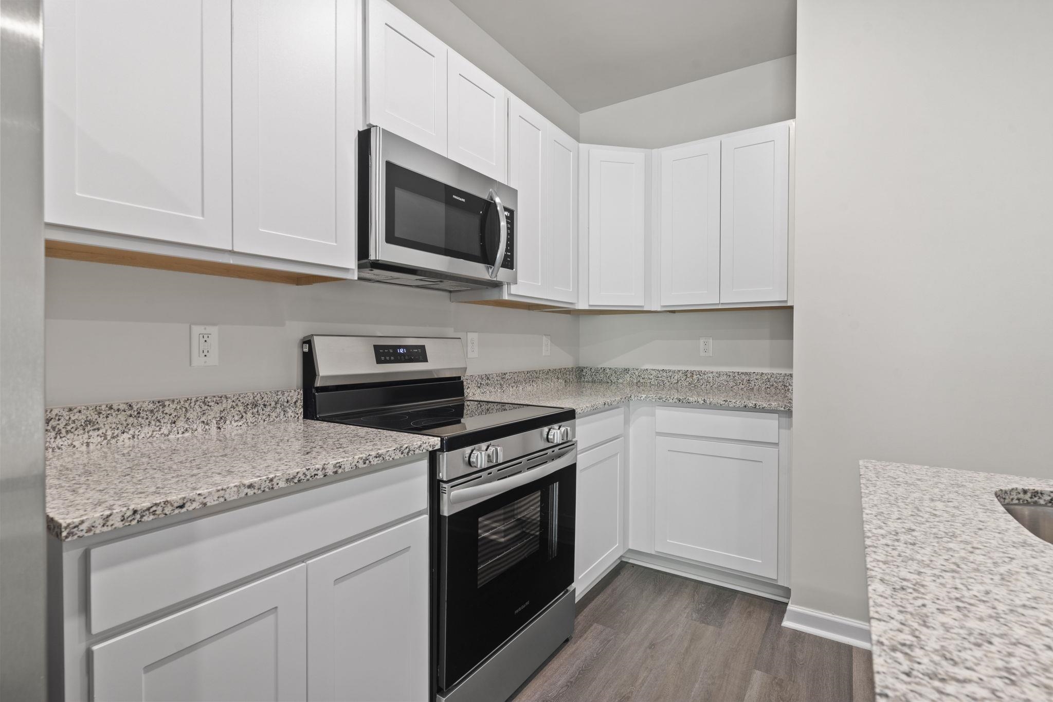 350 Sandridgebury Dr. Property Photo 8
