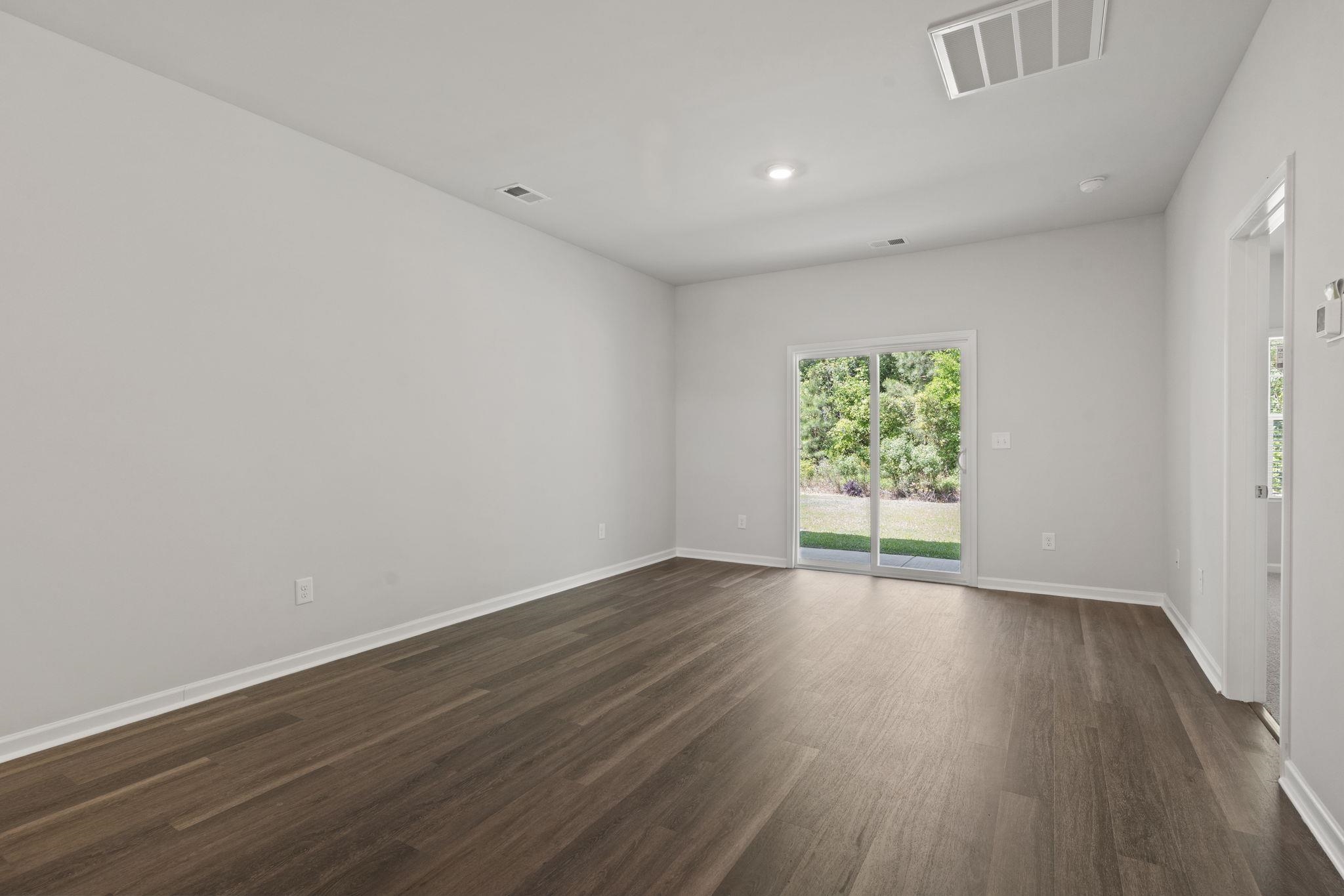 350 Sandridgebury Dr. Property Photo 11