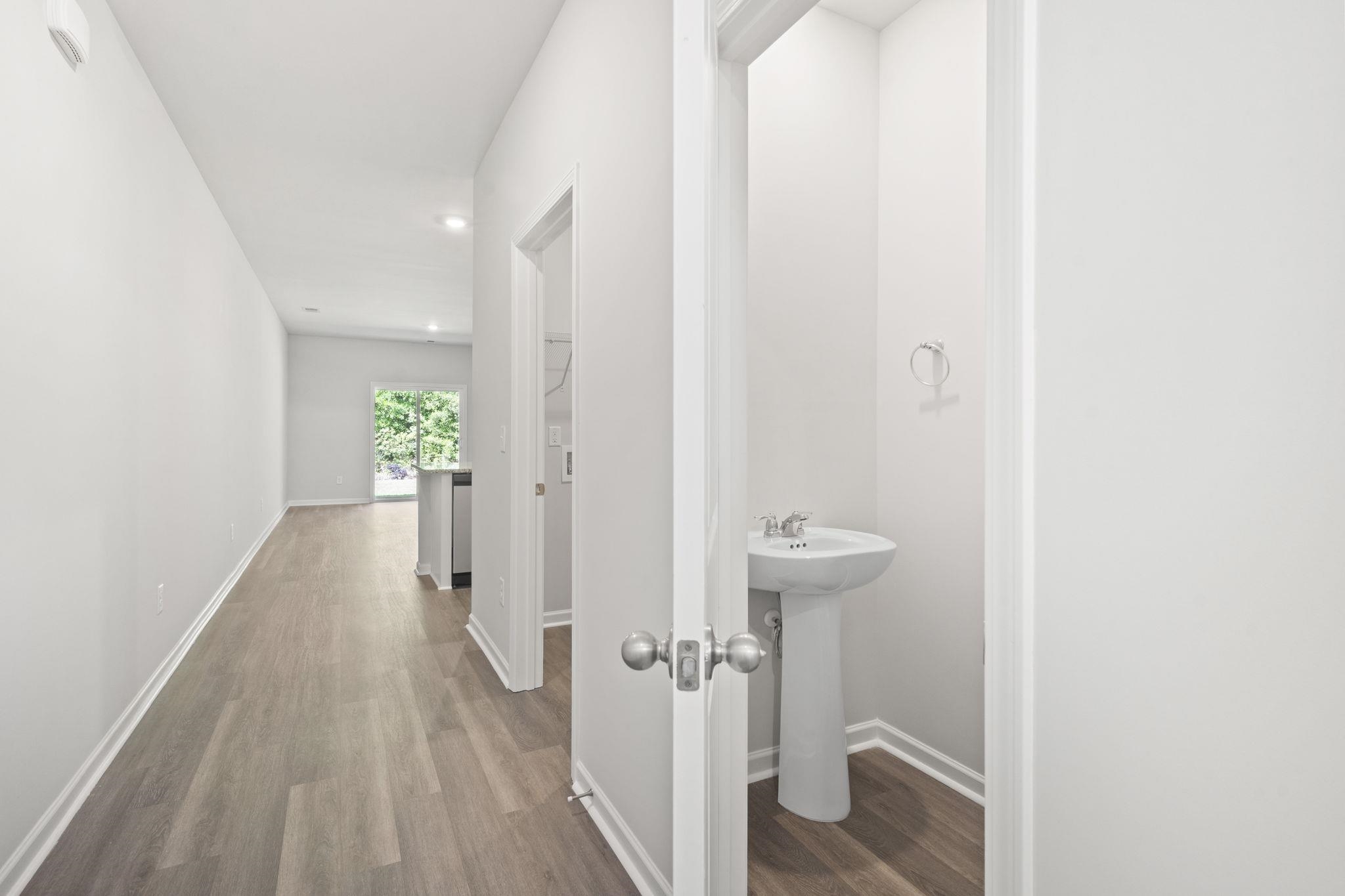 350 Sandridgebury Dr. Property Photo 14
