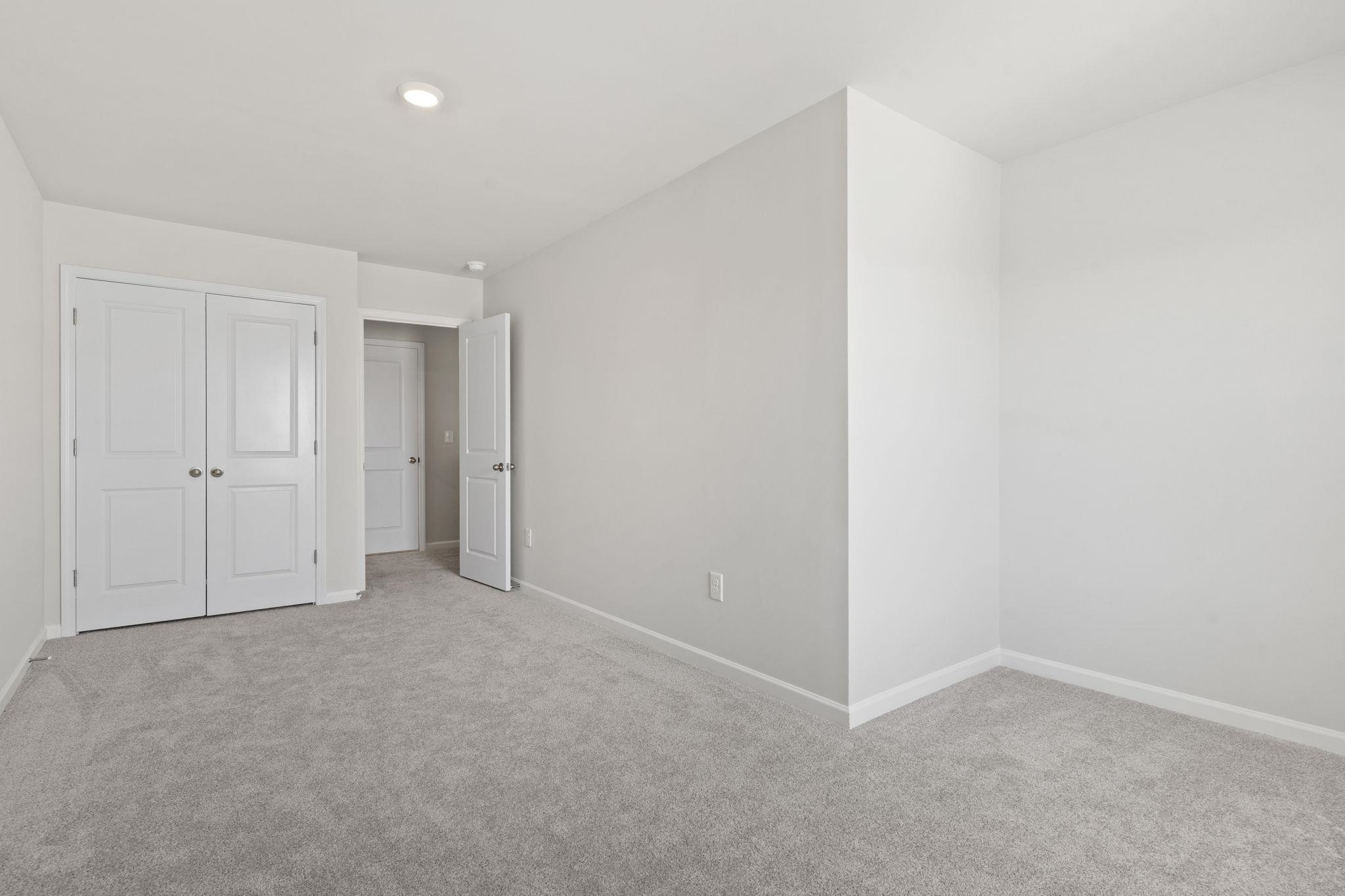 350 Sandridgebury Dr. Property Photo 26