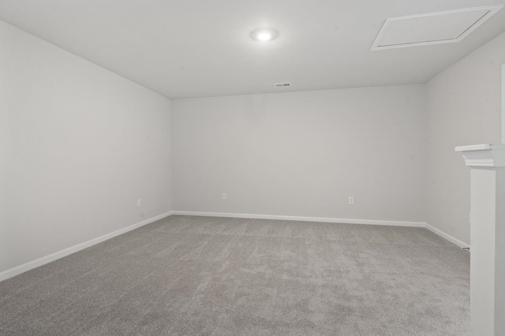 350 Sandridgebury Dr. Property Photo 27