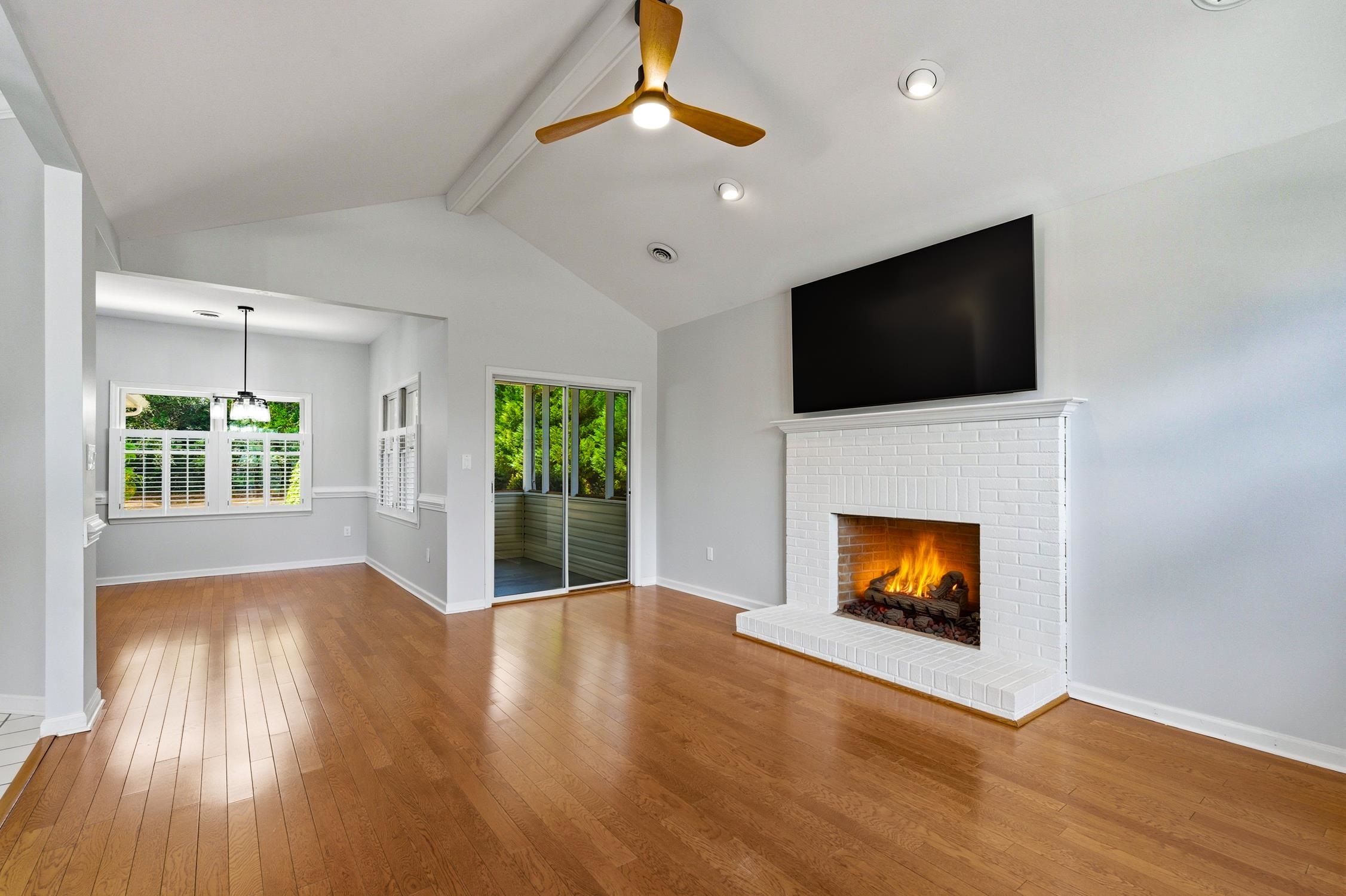 3068 Sweetpine Ln. Property Photo 10