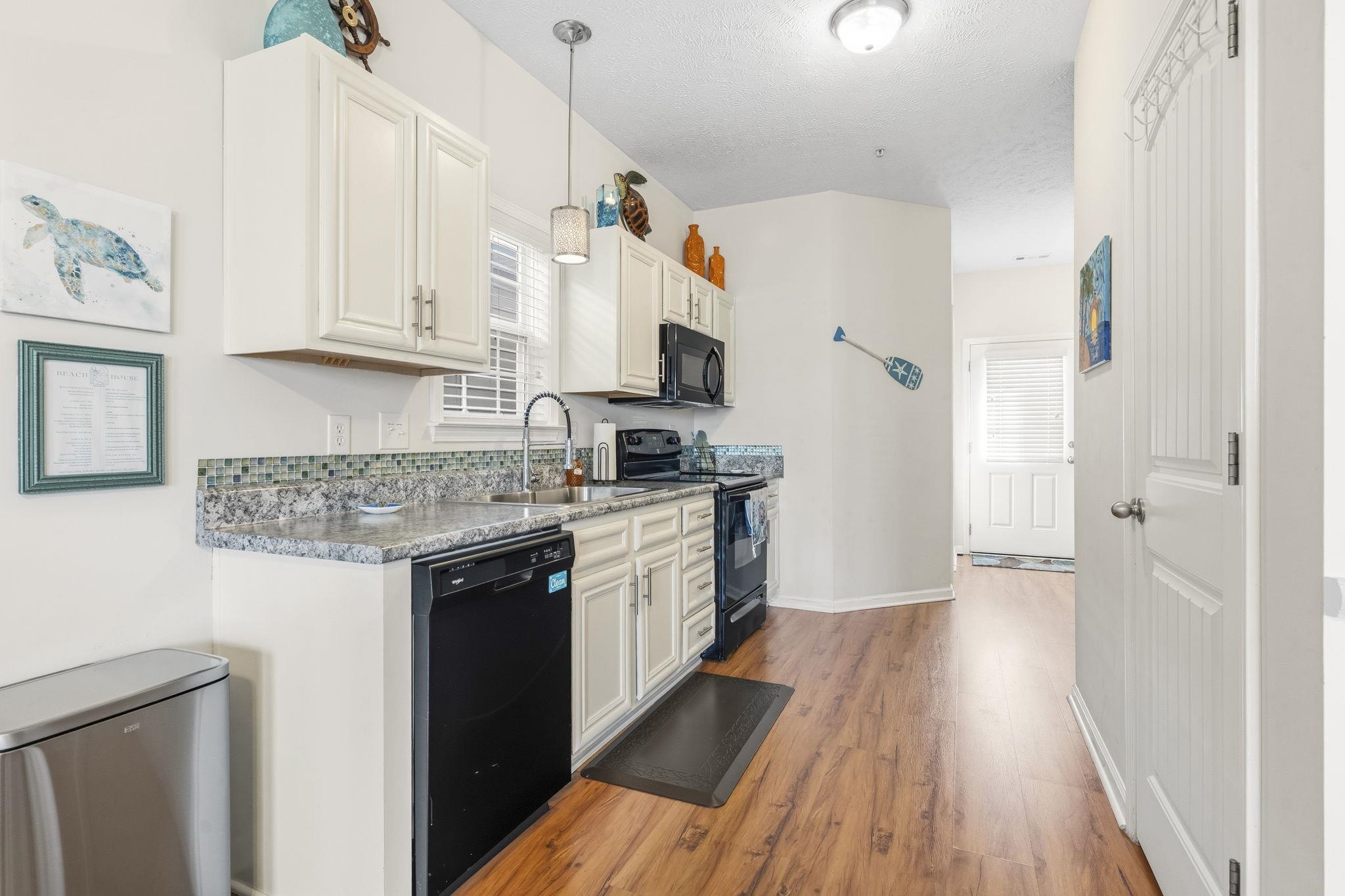320 Sailors Ct. Property Photo 9