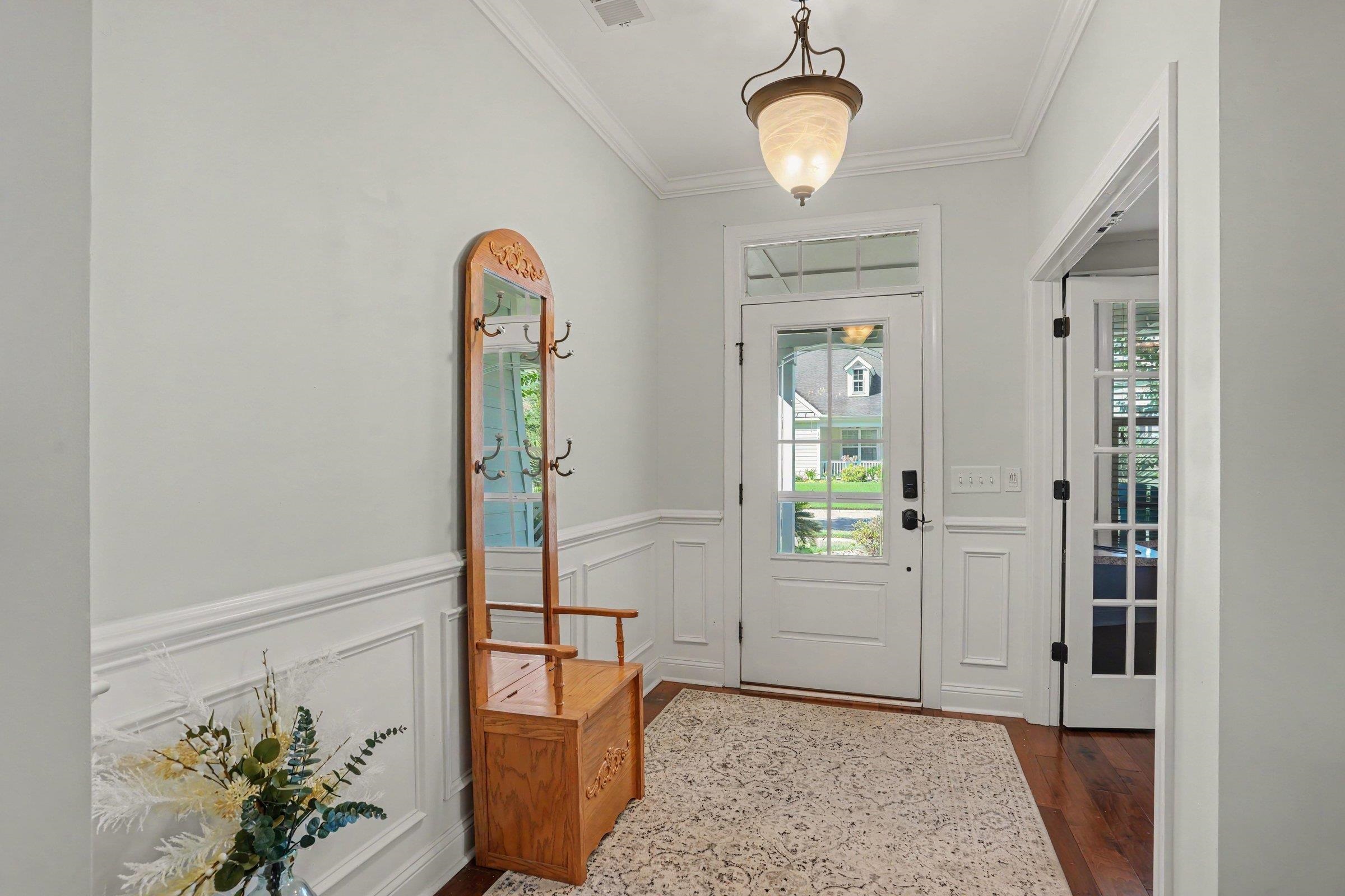1598 Buckingham Ave. Property Photo 6