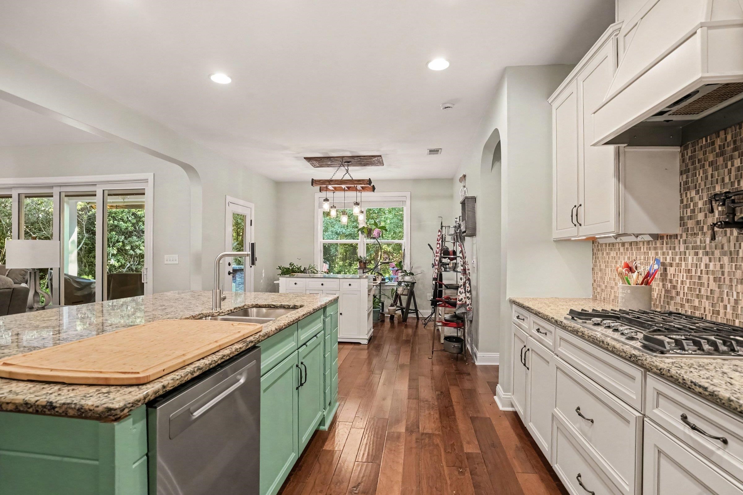 1598 Buckingham Ave. Property Photo 15