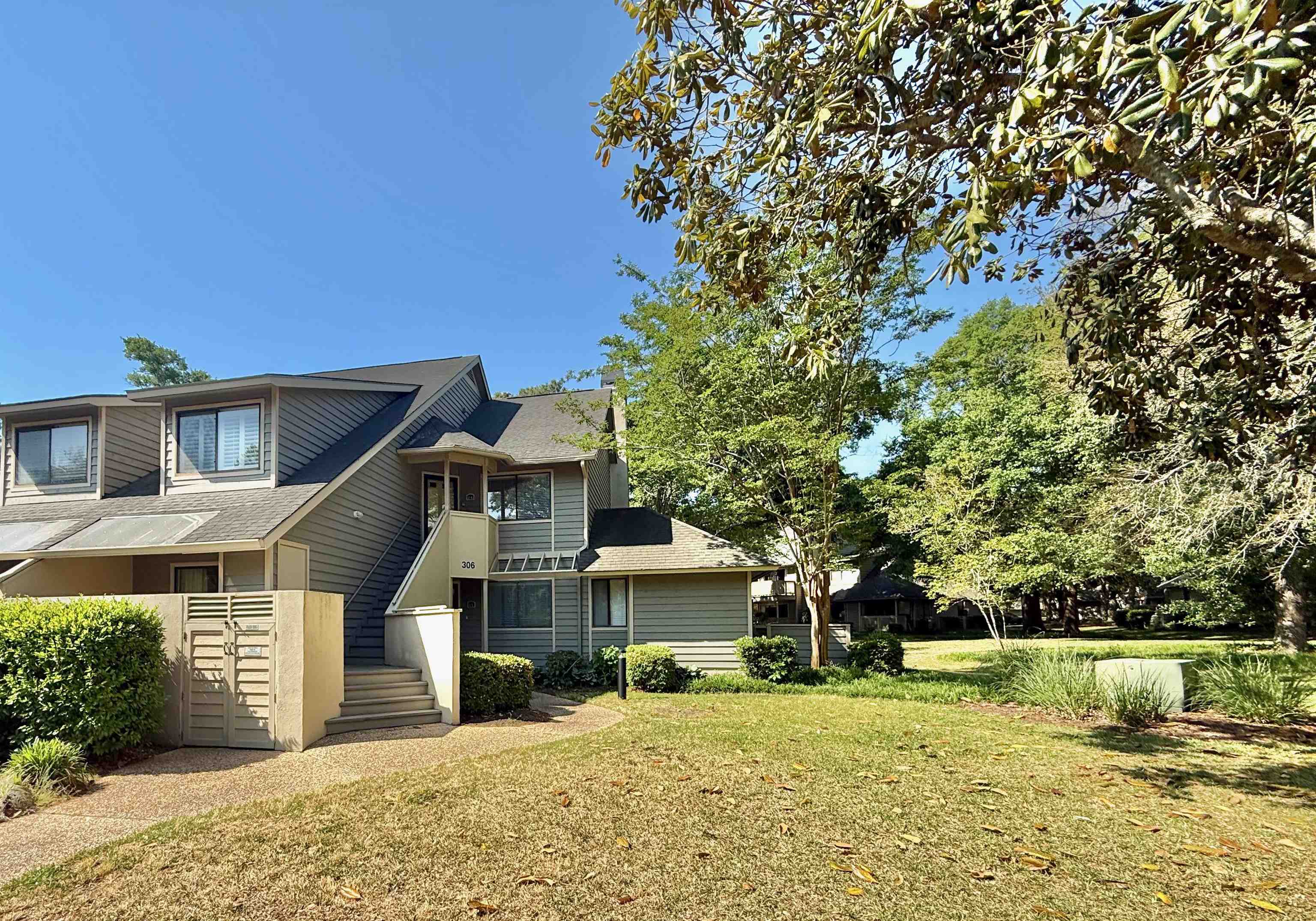 306 Westbury Ct. Property Photo 1