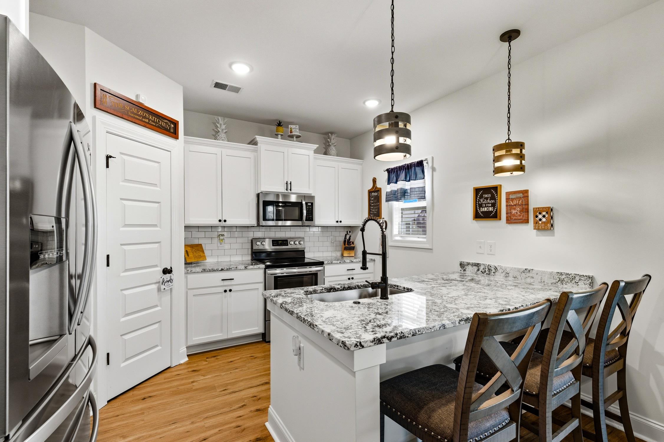 382 Long Meadow Dr. Property Photo 12