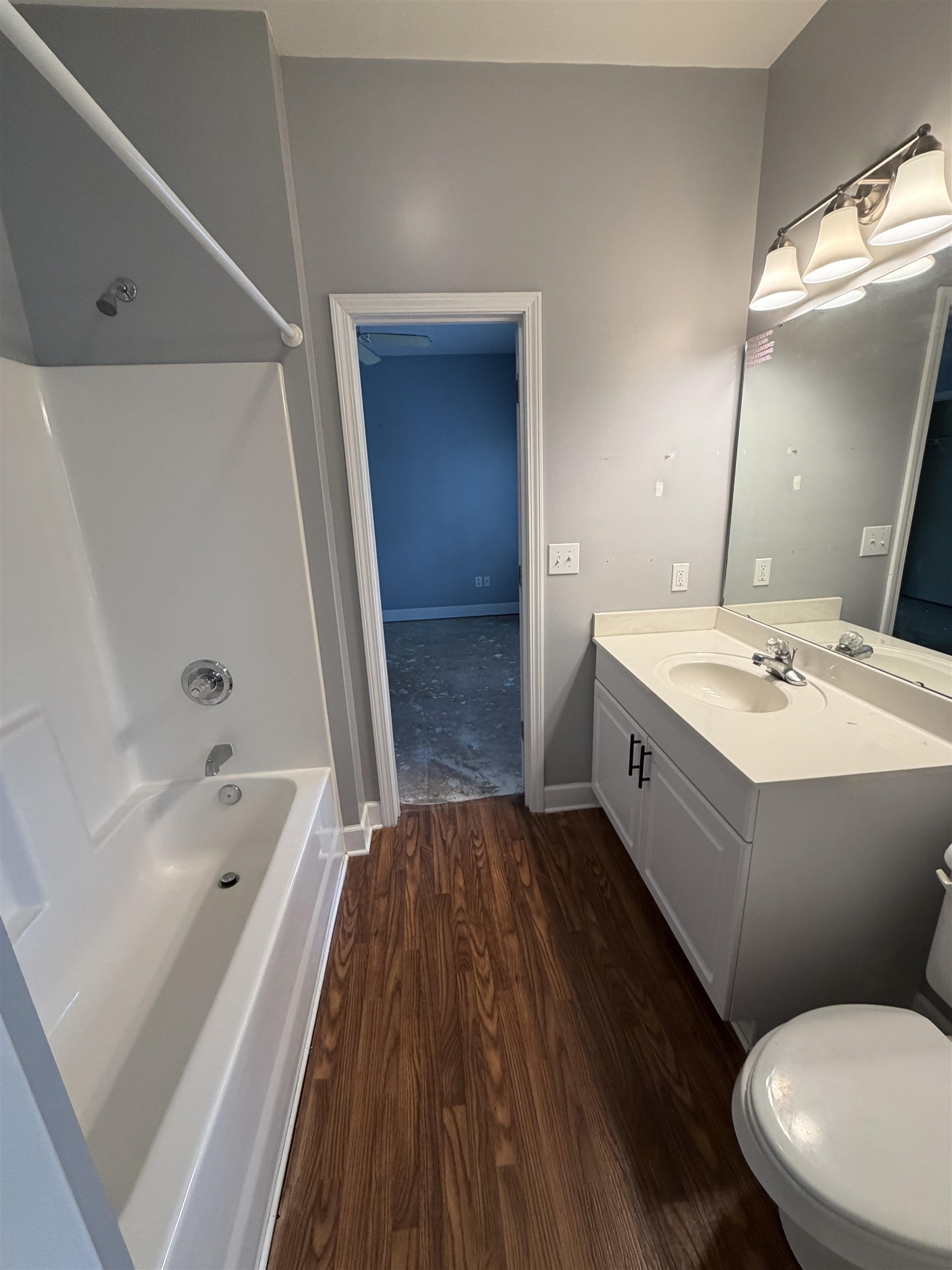 70 Seagrove Ct. Property Photo 4