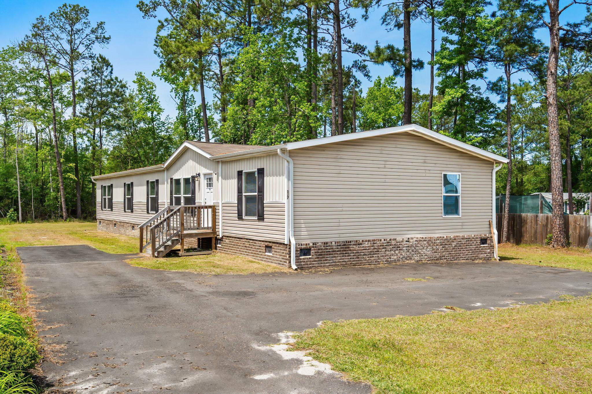 127 Missouria Ln. Property Photo 1