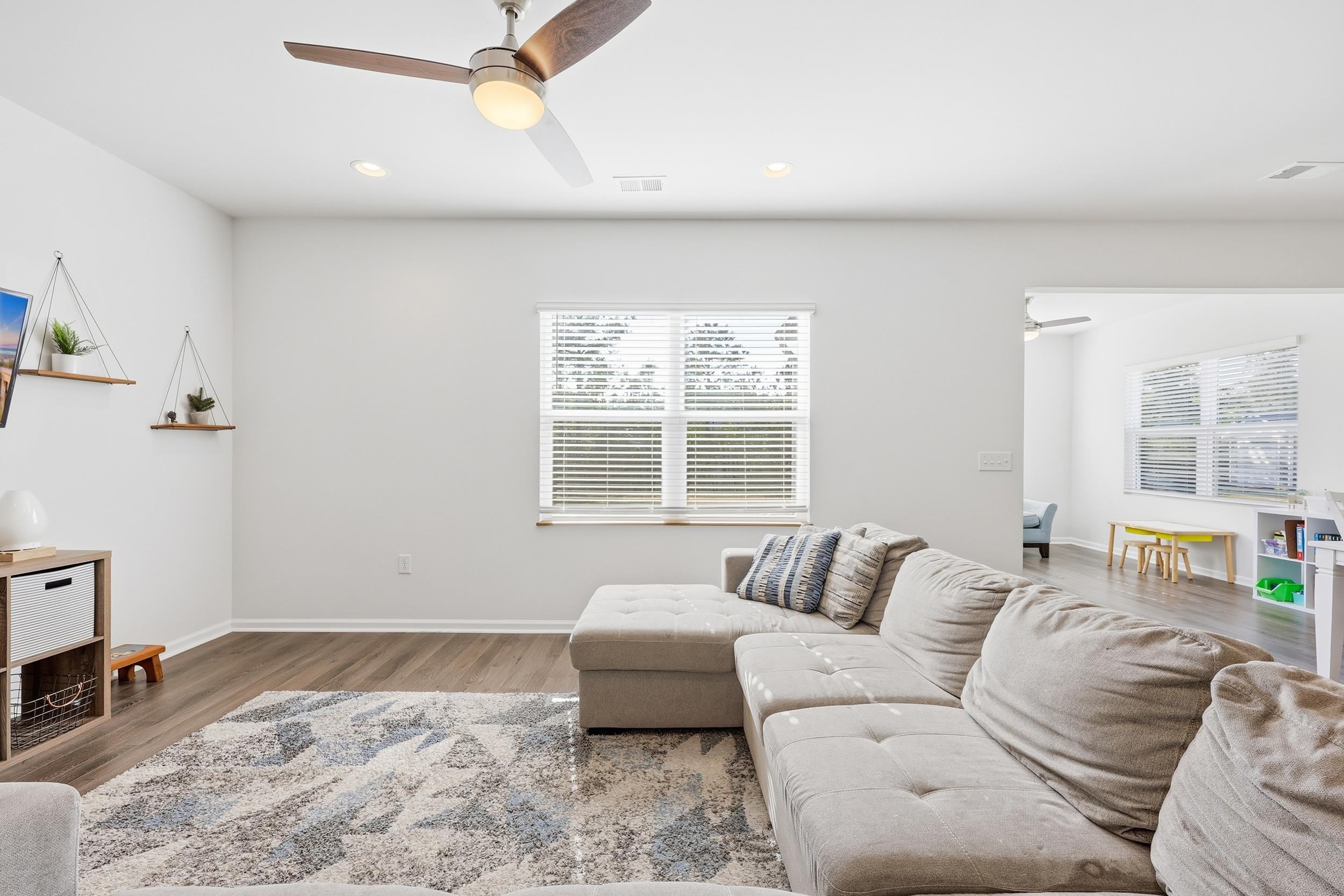 844 Wild Leaf Loop Property Photo 16