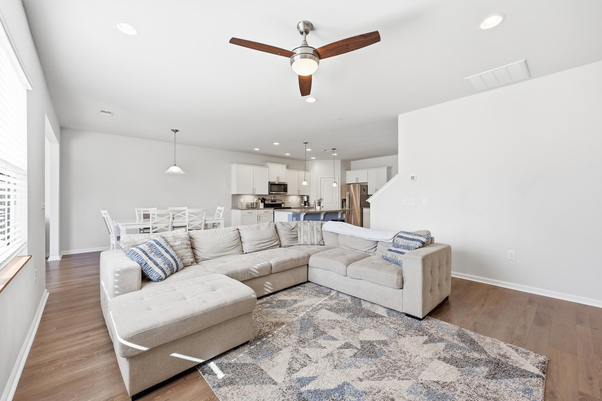 844 Wild Leaf Loop Property Photo 21