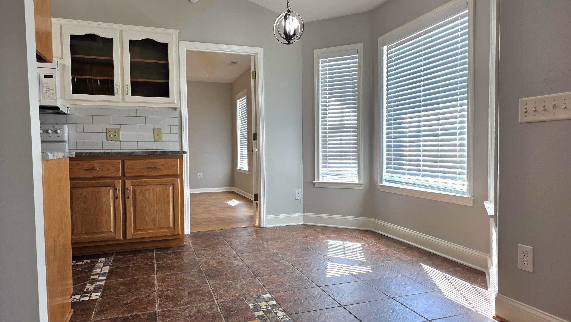 262 Tibton Circle Property Photo 8