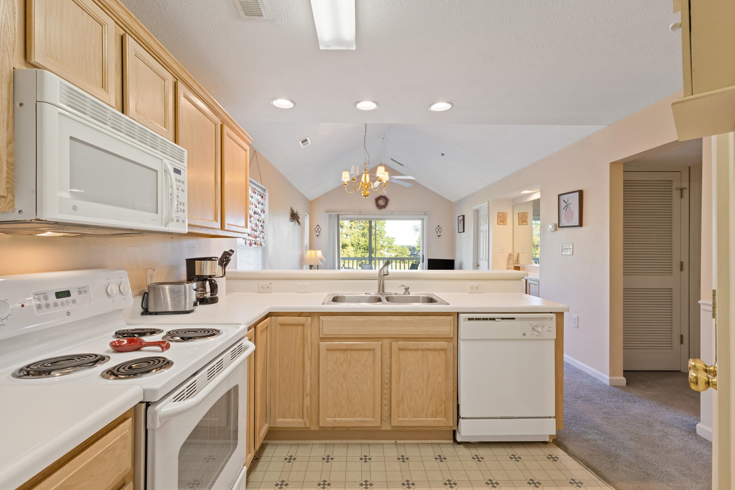 577 Blue River Ct. Property Photo 8