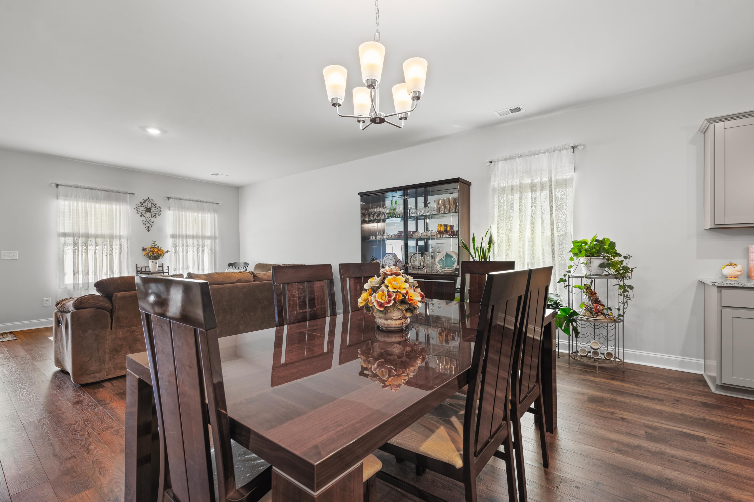 2477 Campton Loop Property Photo 7