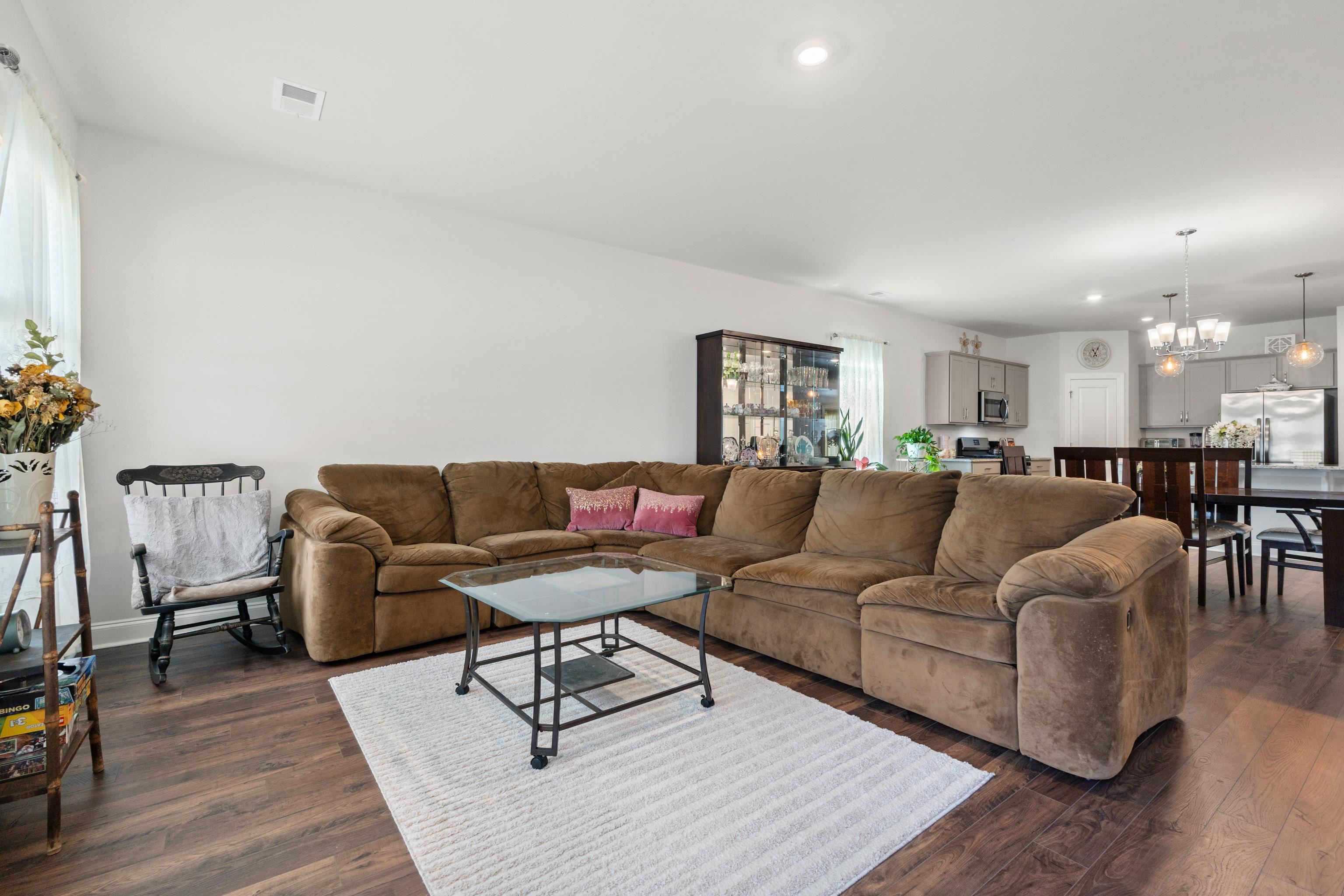2477 Campton Loop Property Photo 9