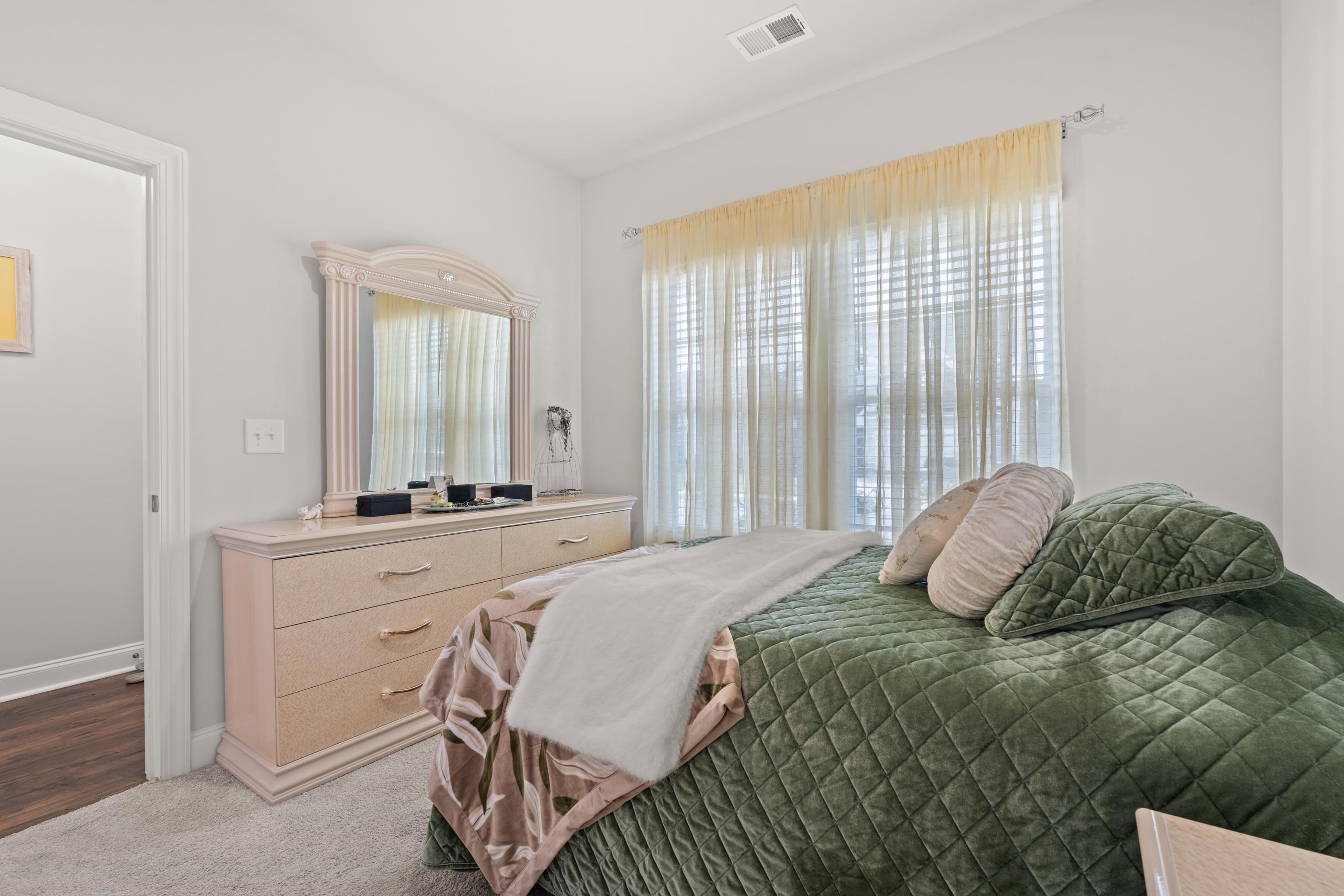 2477 Campton Loop Property Photo 16