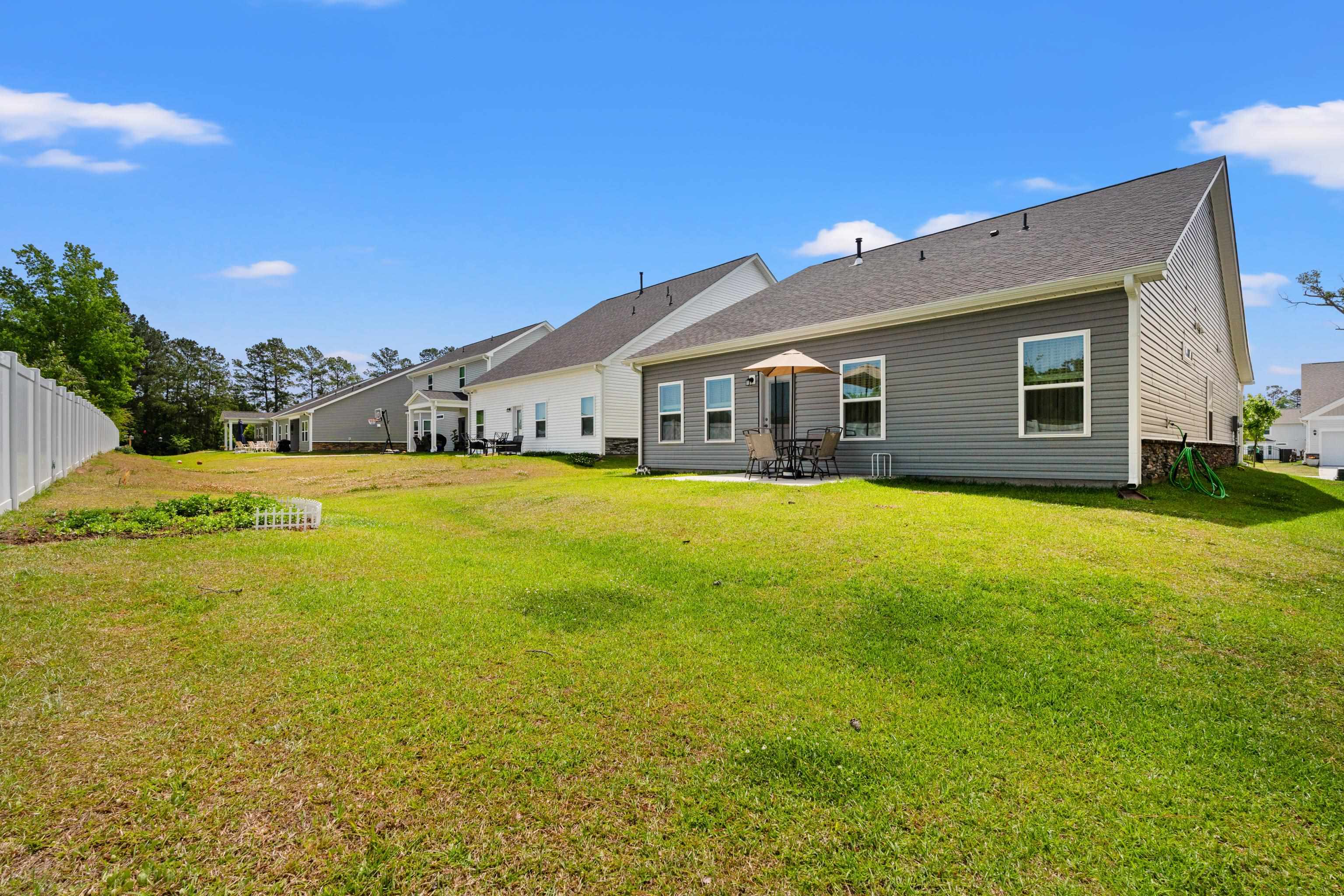 2477 Campton Loop Property Photo 27