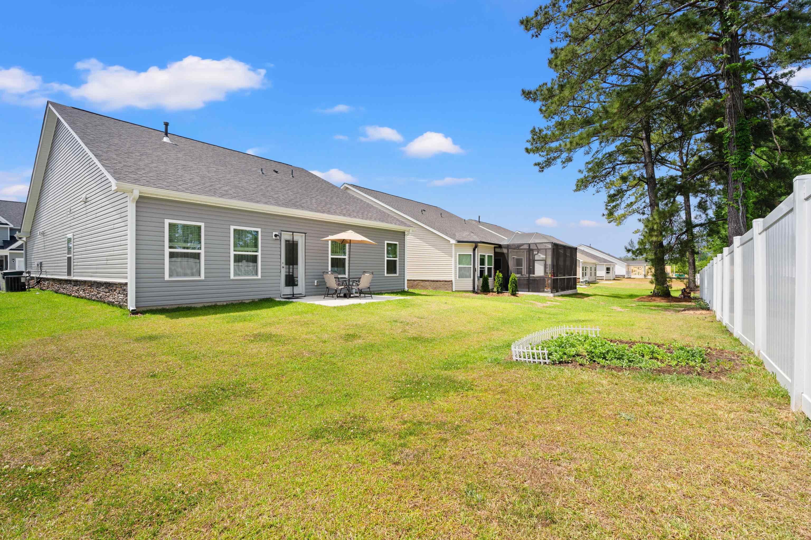 2477 Campton Loop Property Photo 28