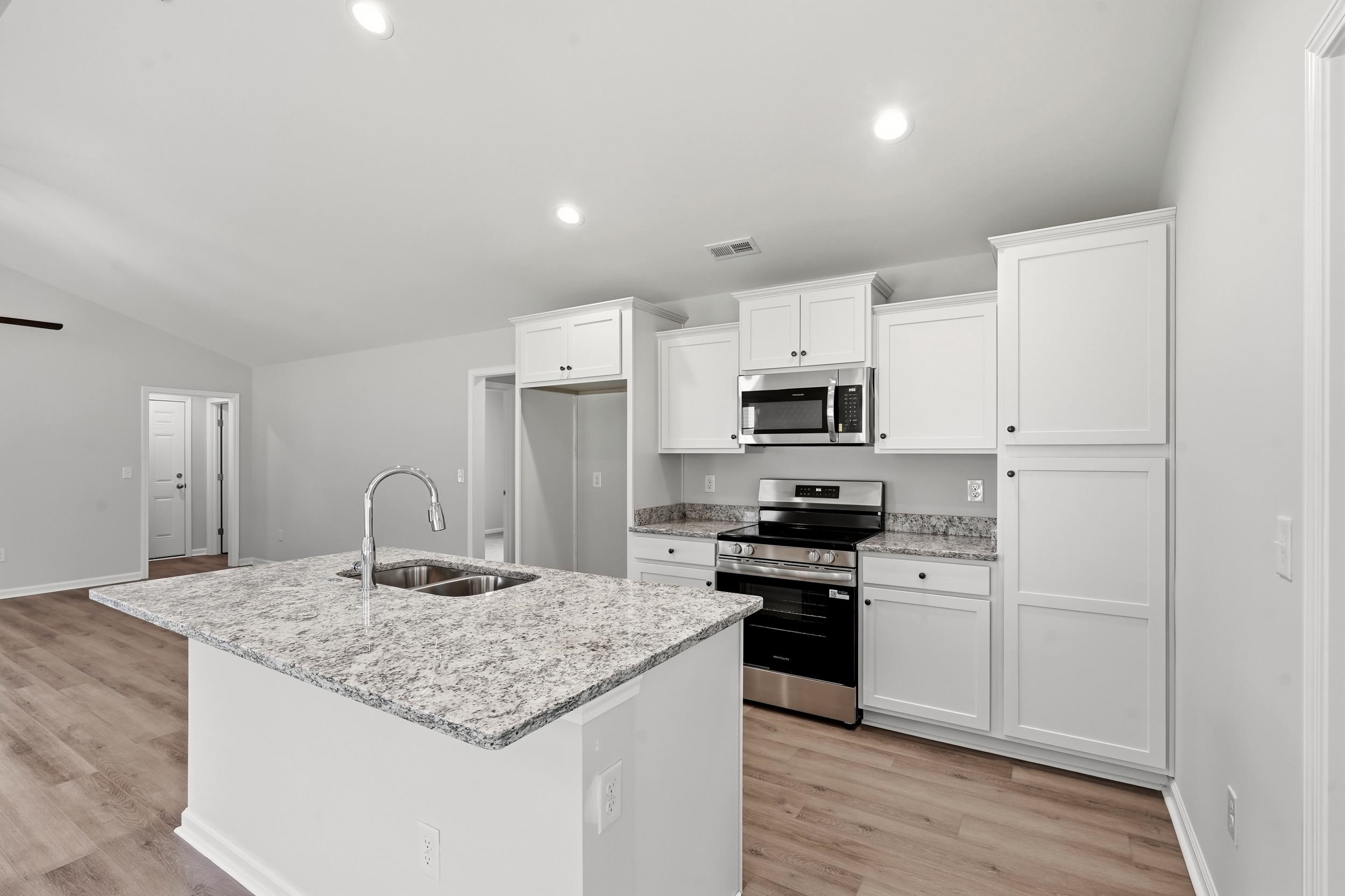 54 Bennington Ct Property Photo 6
