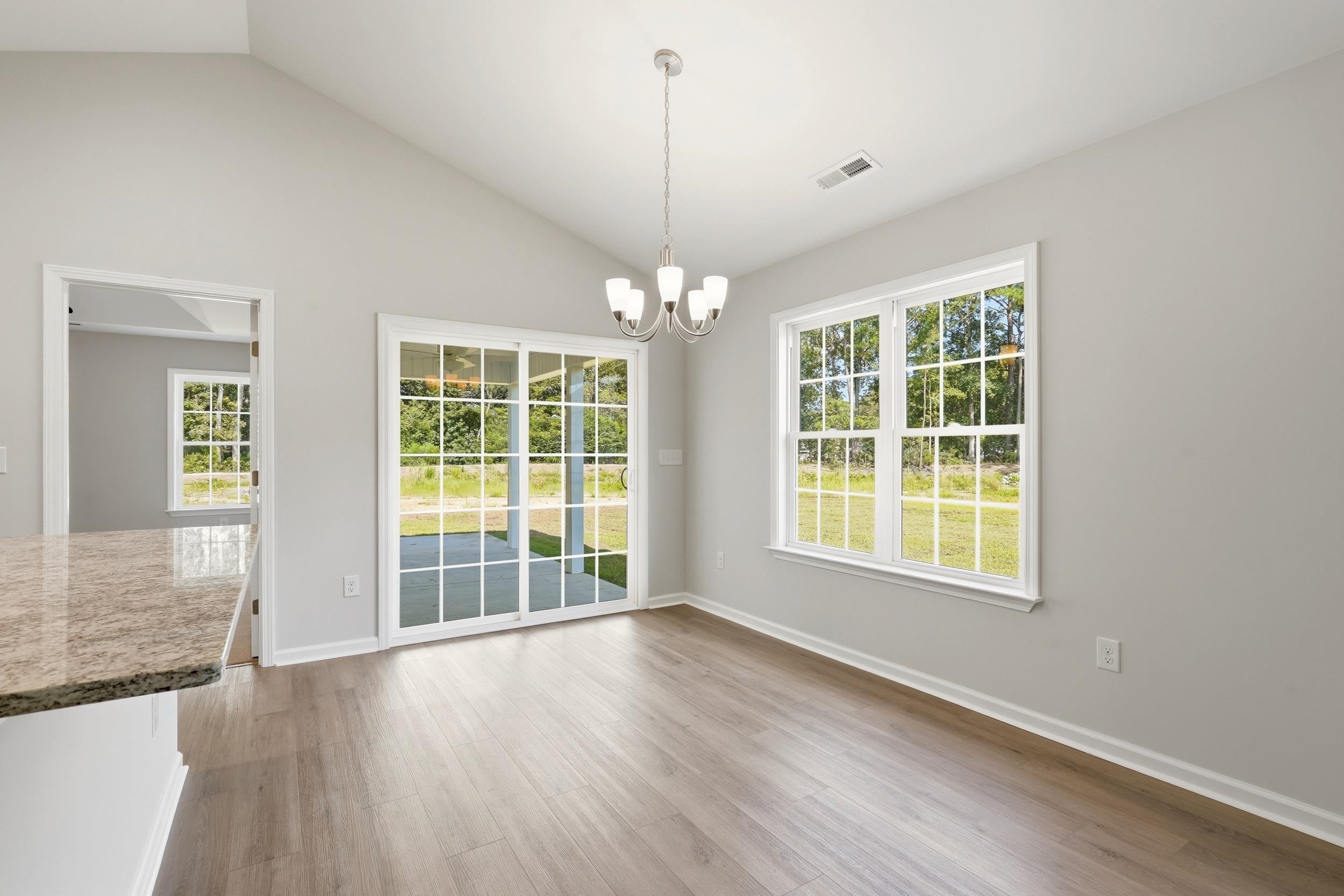 54 Bennington Ct Property Photo 8