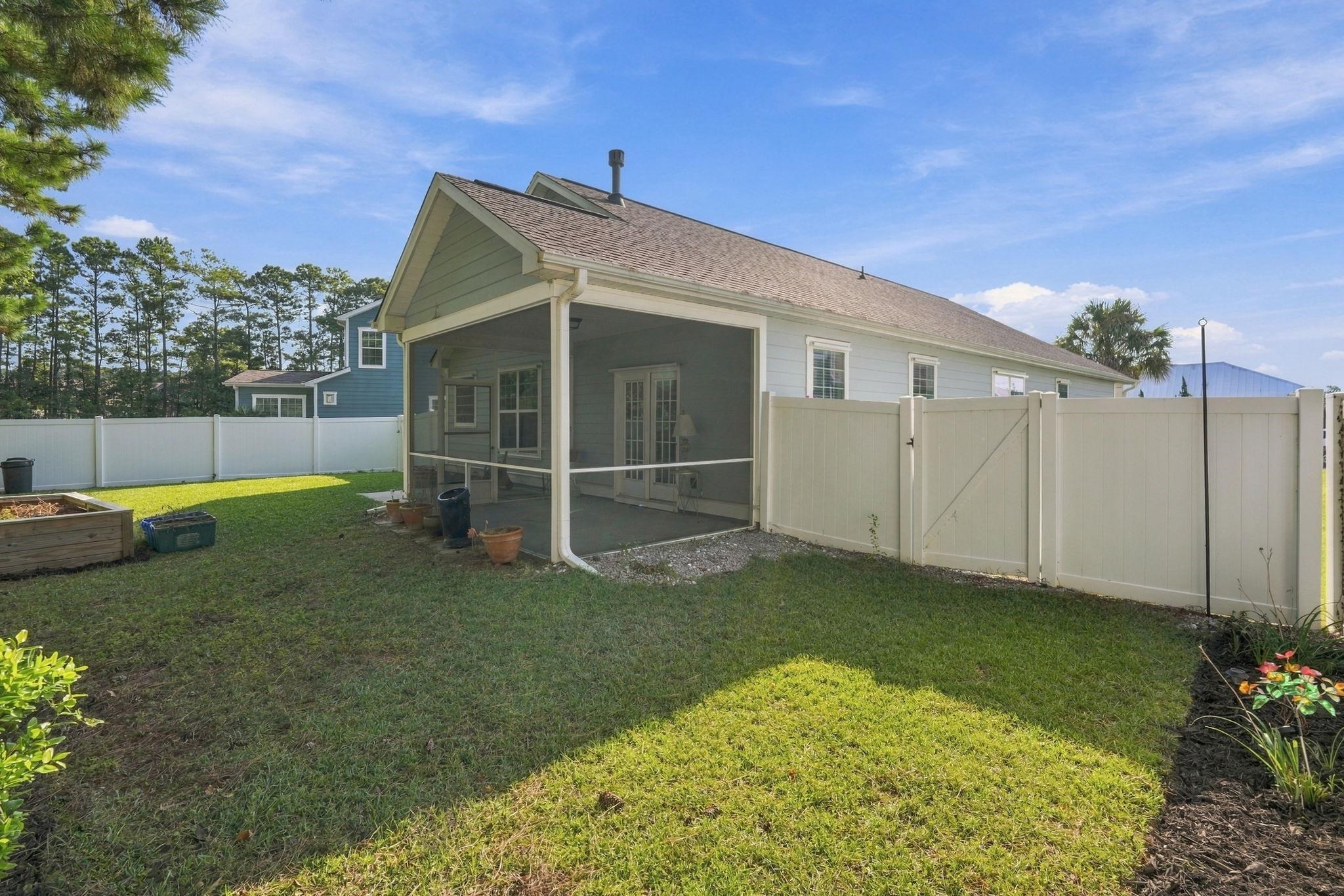 191 Coral Beach Circle Property Photo 3