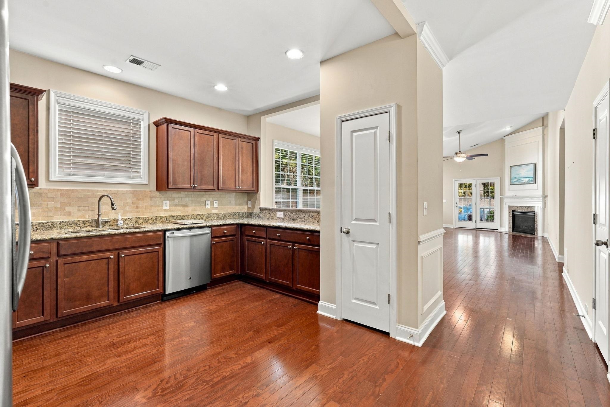 191 Coral Beach Circle Property Photo 4