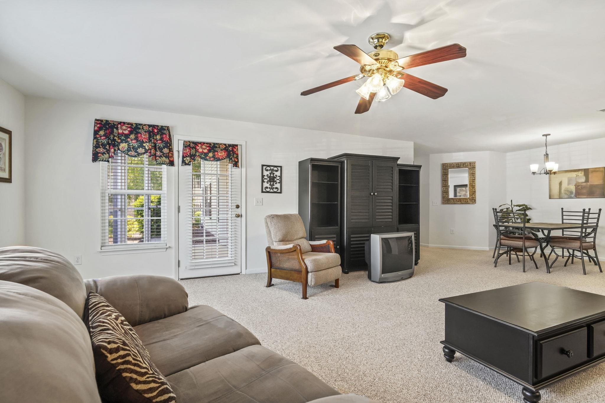 4657 Fringetree Dr. Property Photo 6