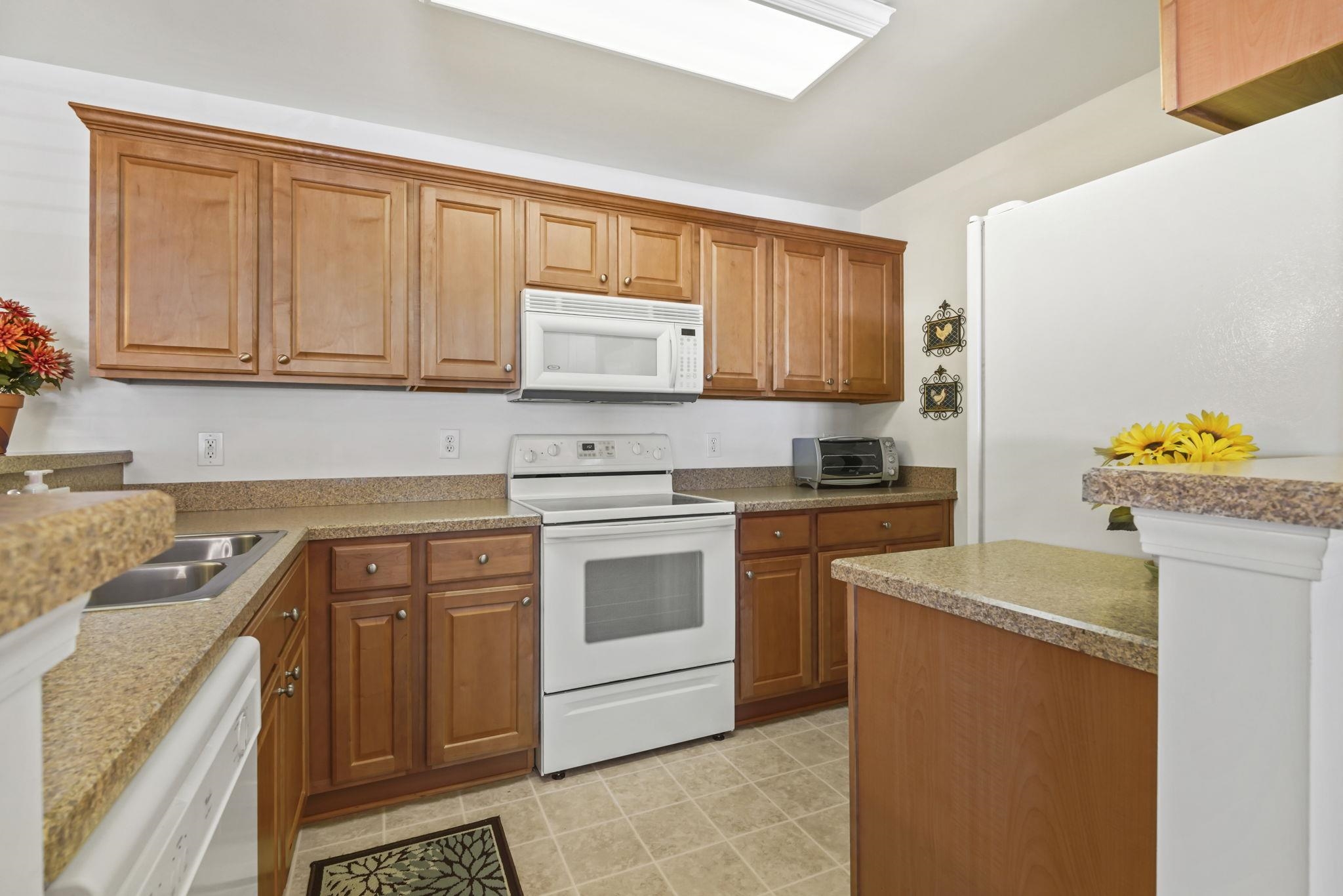 4657 Fringetree Dr. Property Photo 9