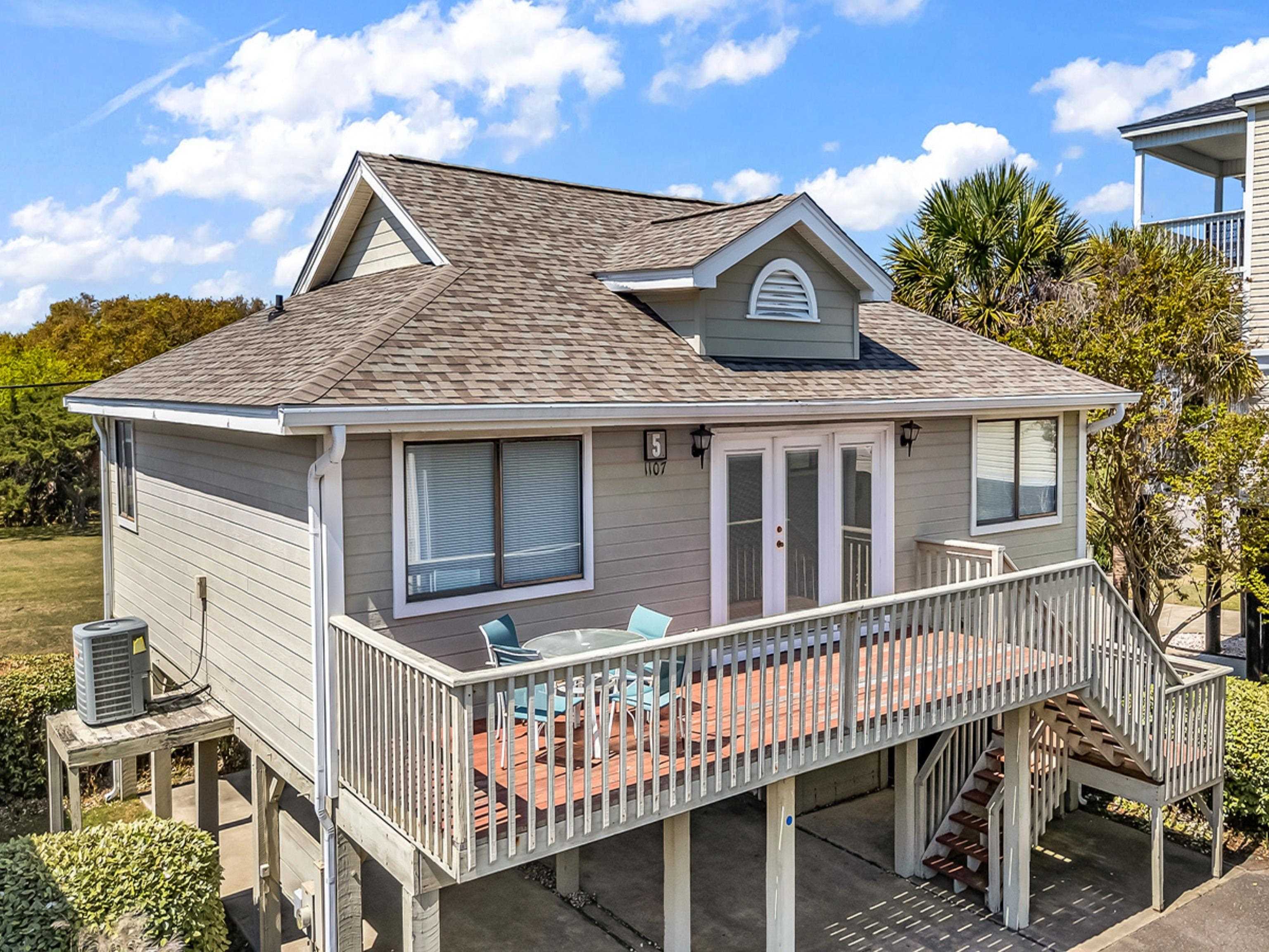 1107 N Waccamaw Dr. Property Photo 1
