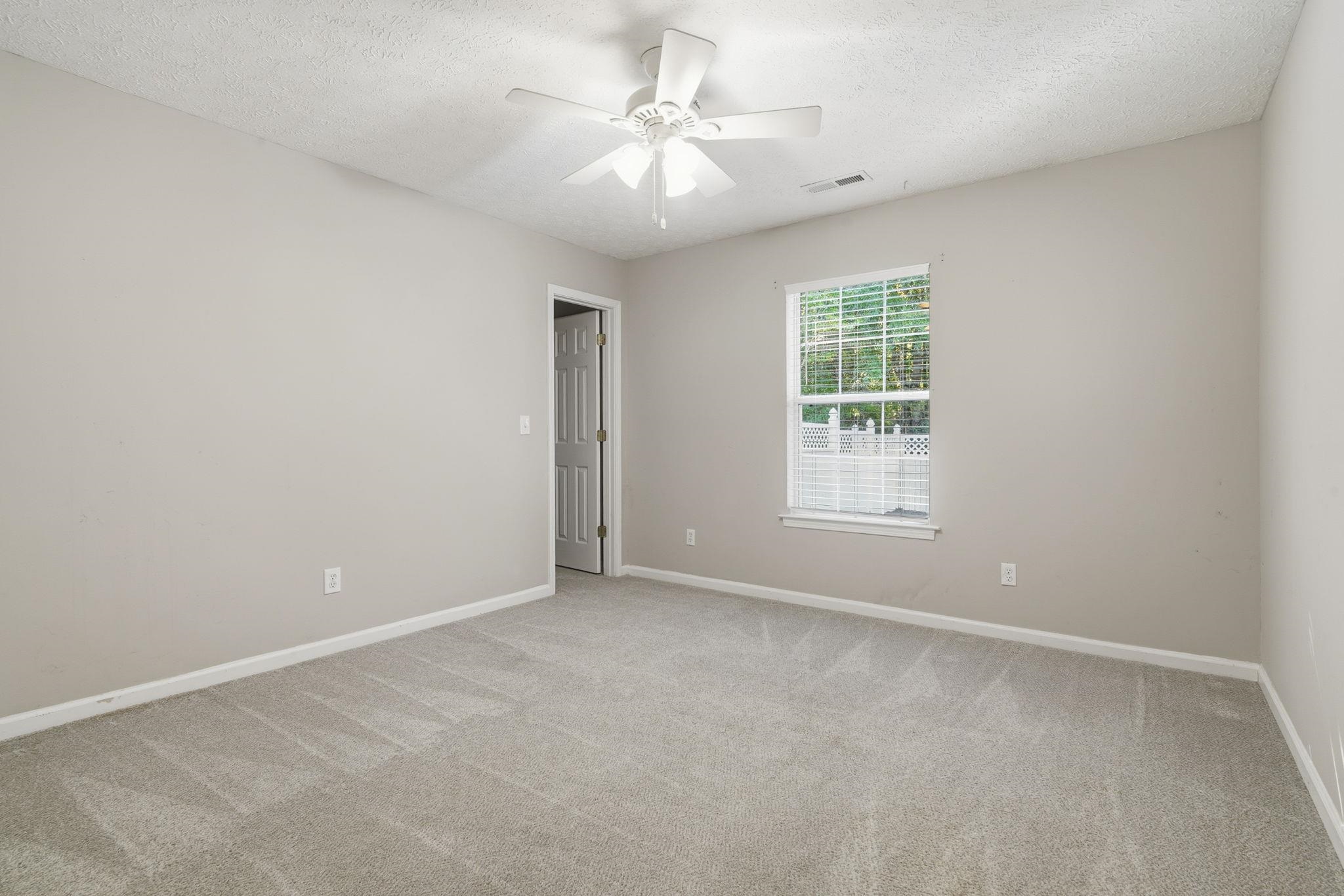 582 Bridgeport Dr. Property Photo 22