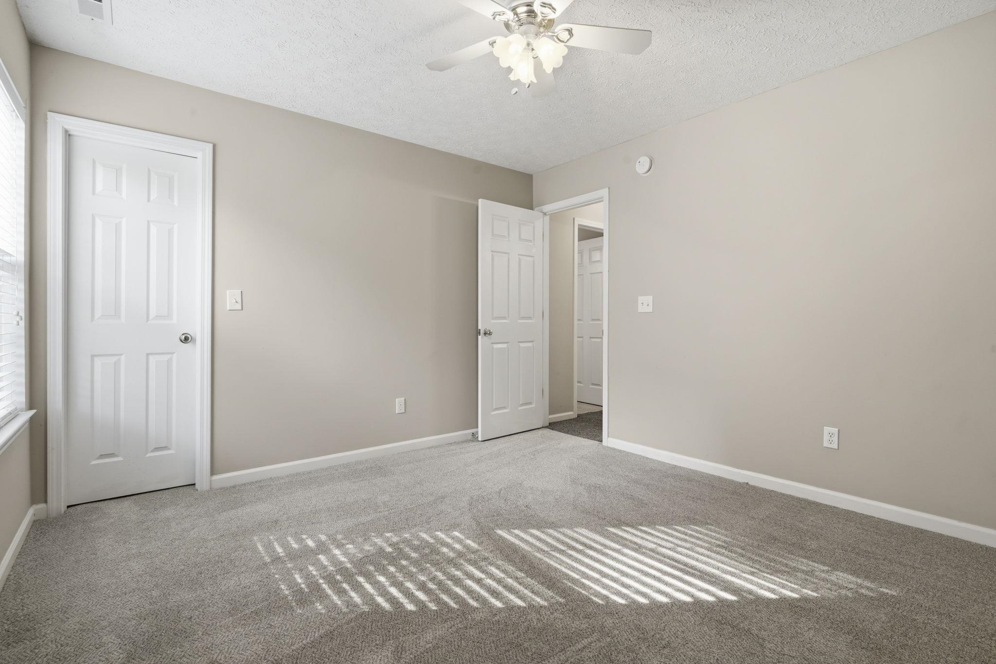 582 Bridgeport Dr. Property Photo 26