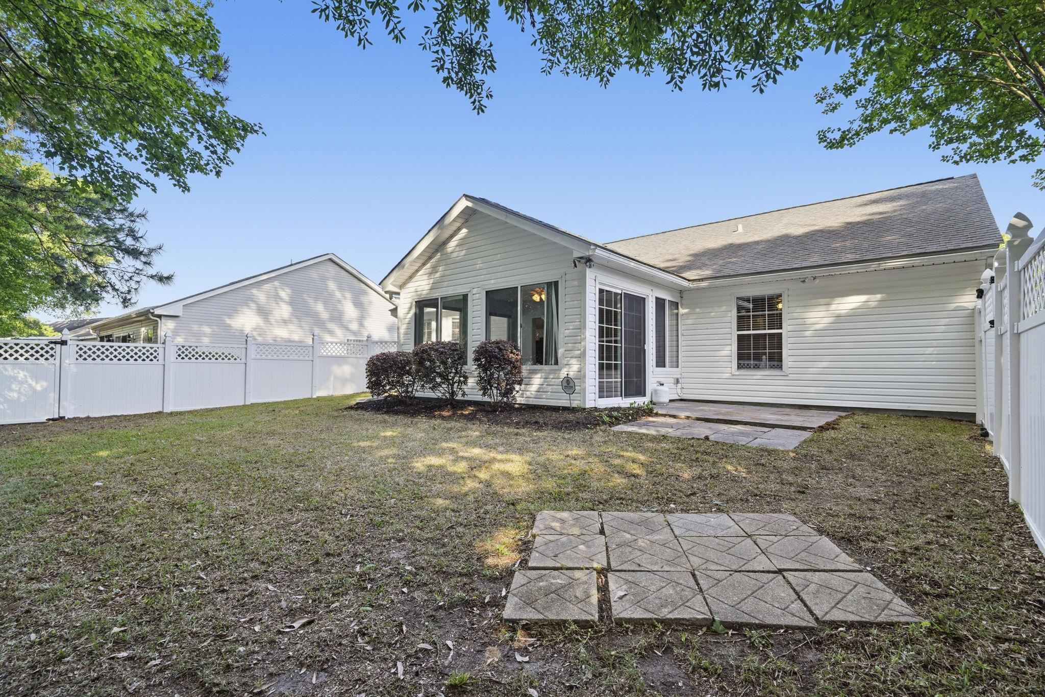 582 Bridgeport Dr. Property Photo 27