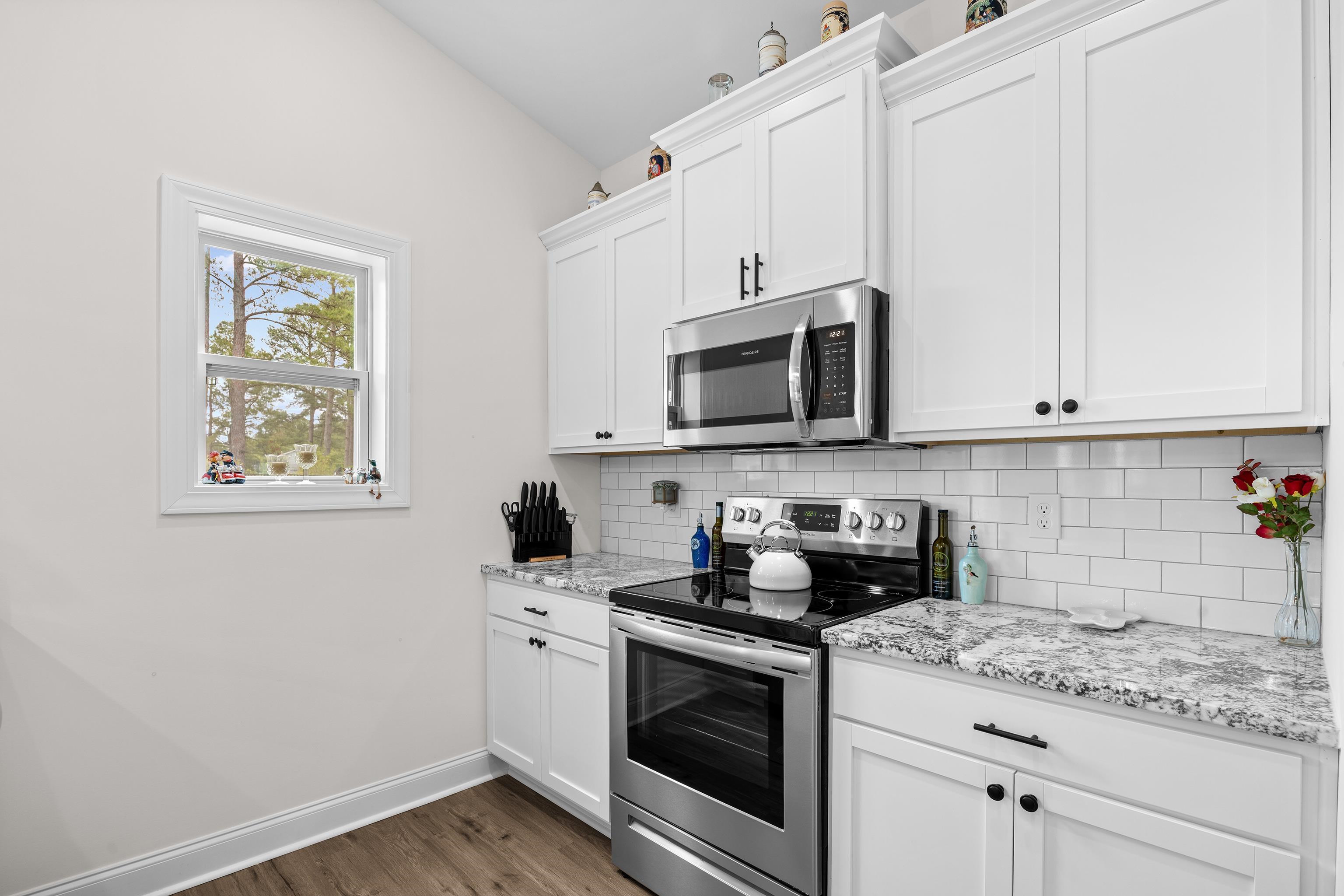 386 Long Meadow Dr. Property Photo 15
