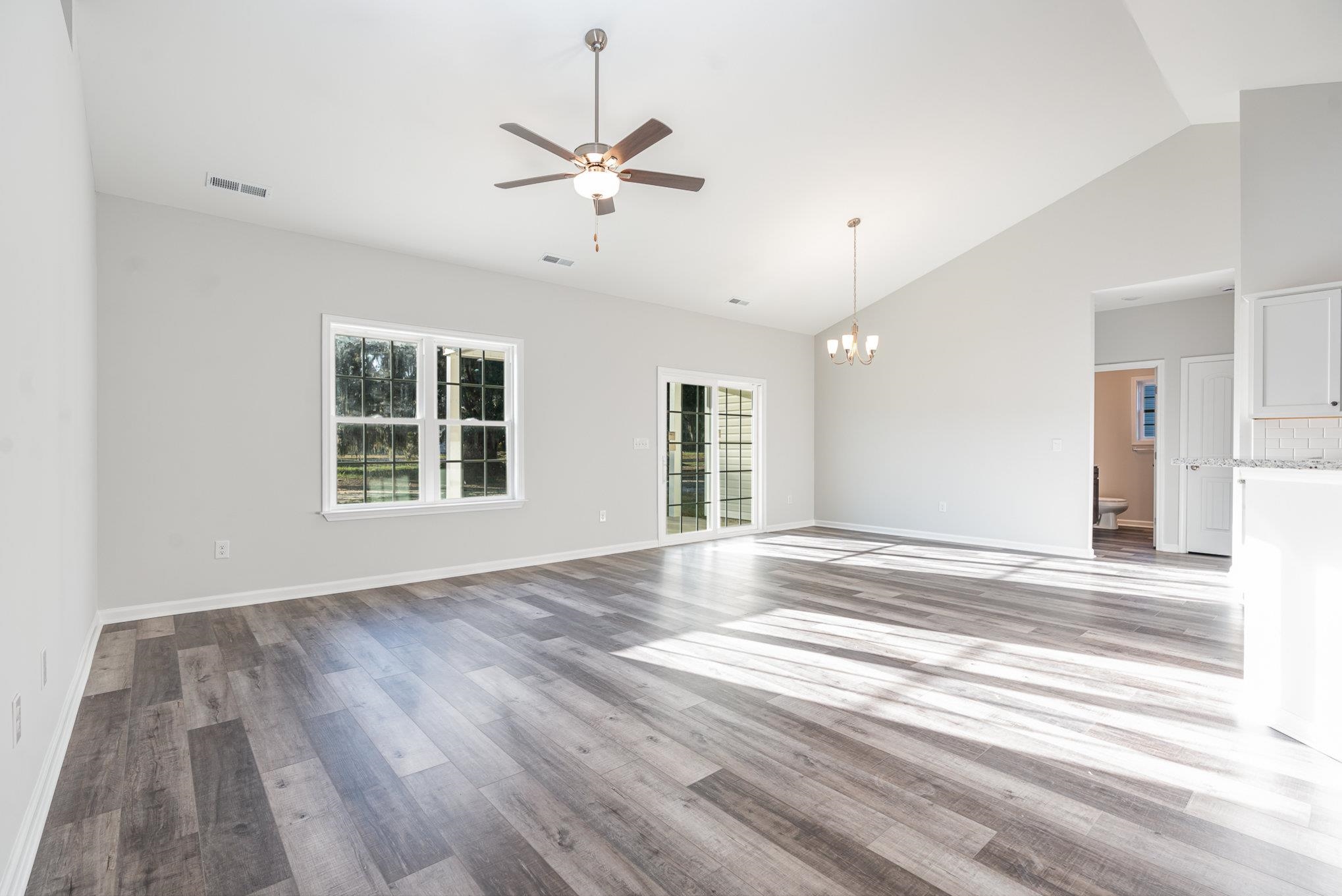 65 Bennington Ct Property Photo 4