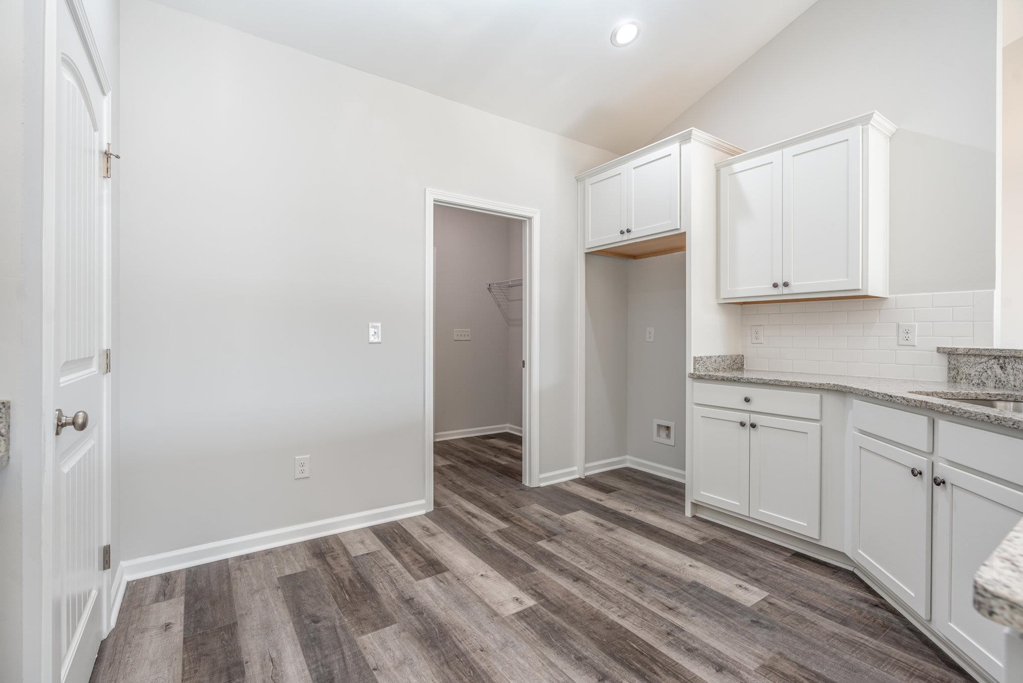 65 Bennington Ct Property Photo 8
