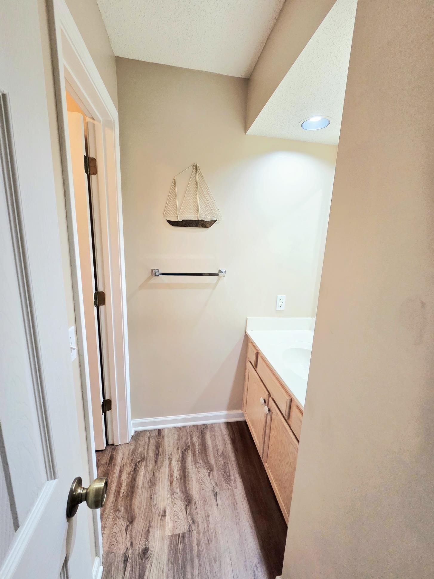 1900 Duffy St. Property Photo 9