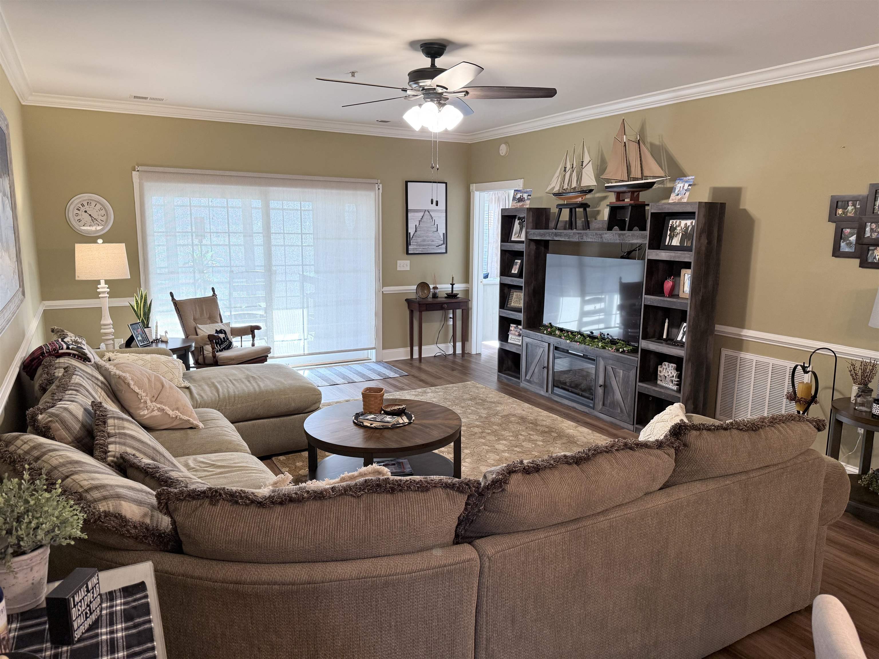 4882 Luster Leaf Circle Property Photo 6