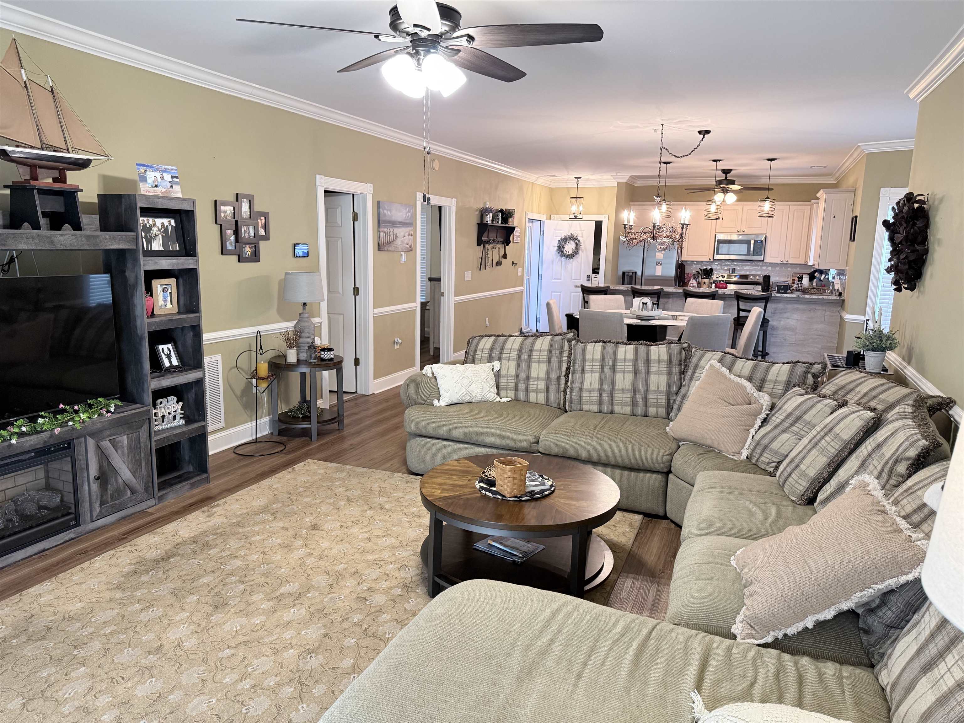 4882 Luster Leaf Circle Property Photo 8