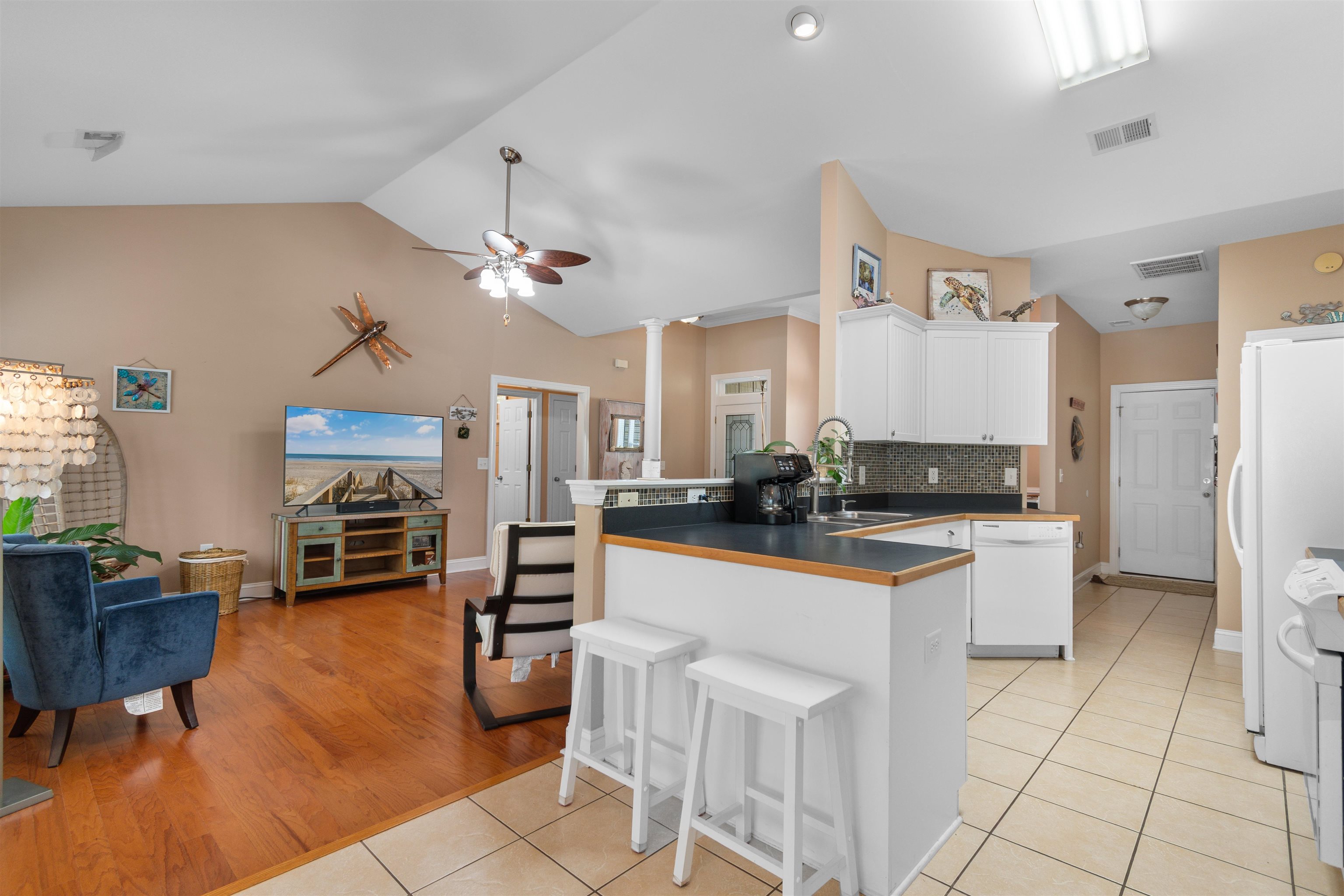 4387 Mccorsley Ave. Property Photo 6