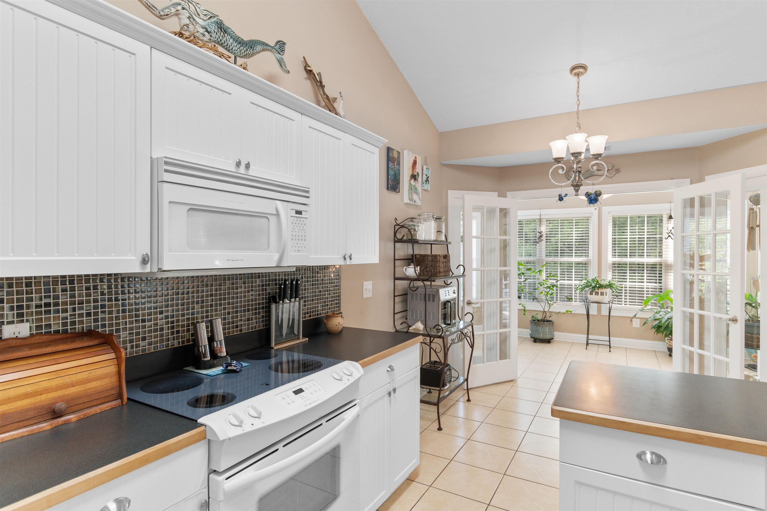 4387 Mccorsley Ave. Property Photo 11