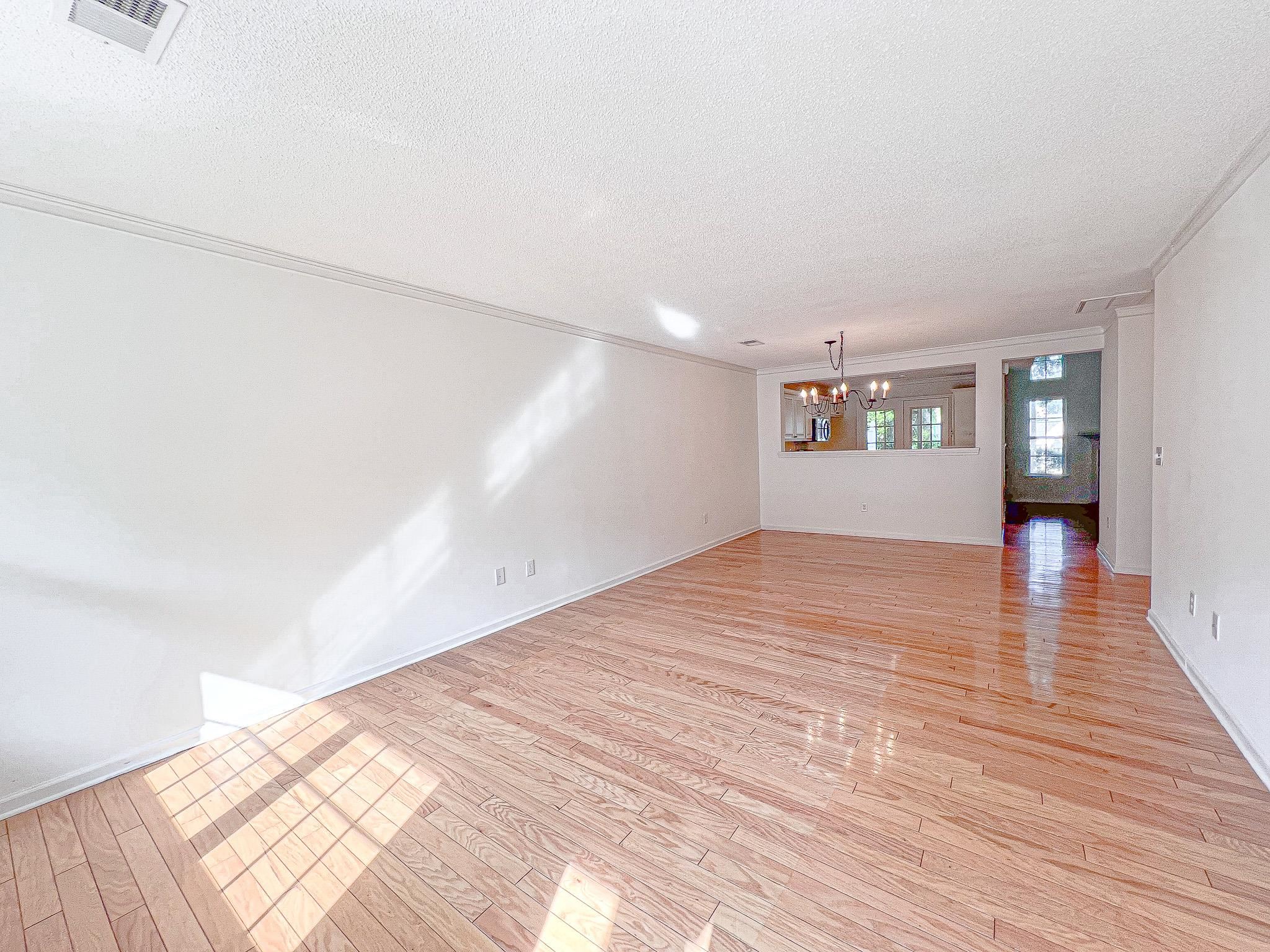 113 Pembroke Pl. Property Photo 3