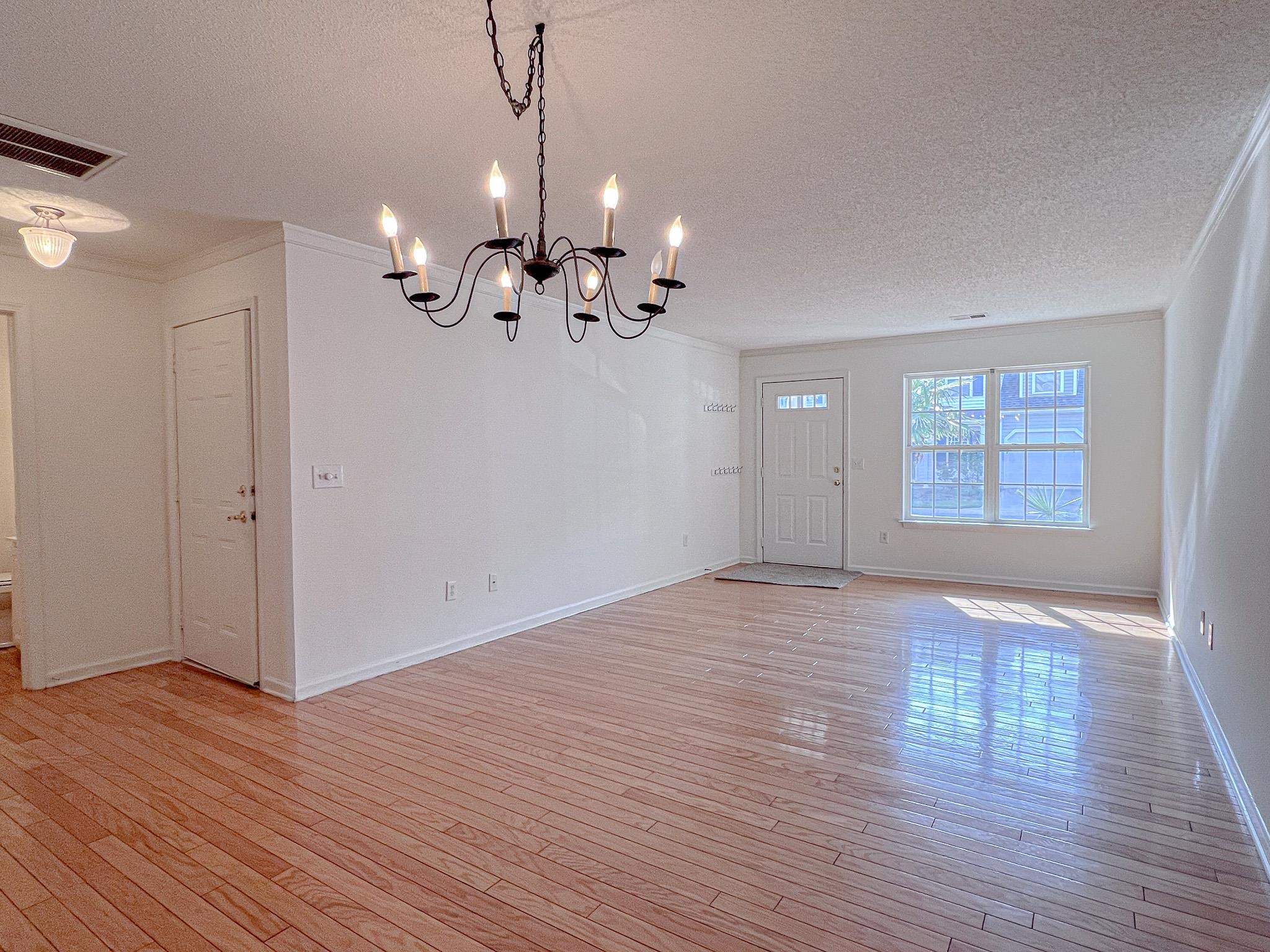 113 Pembroke Pl. Property Photo 5
