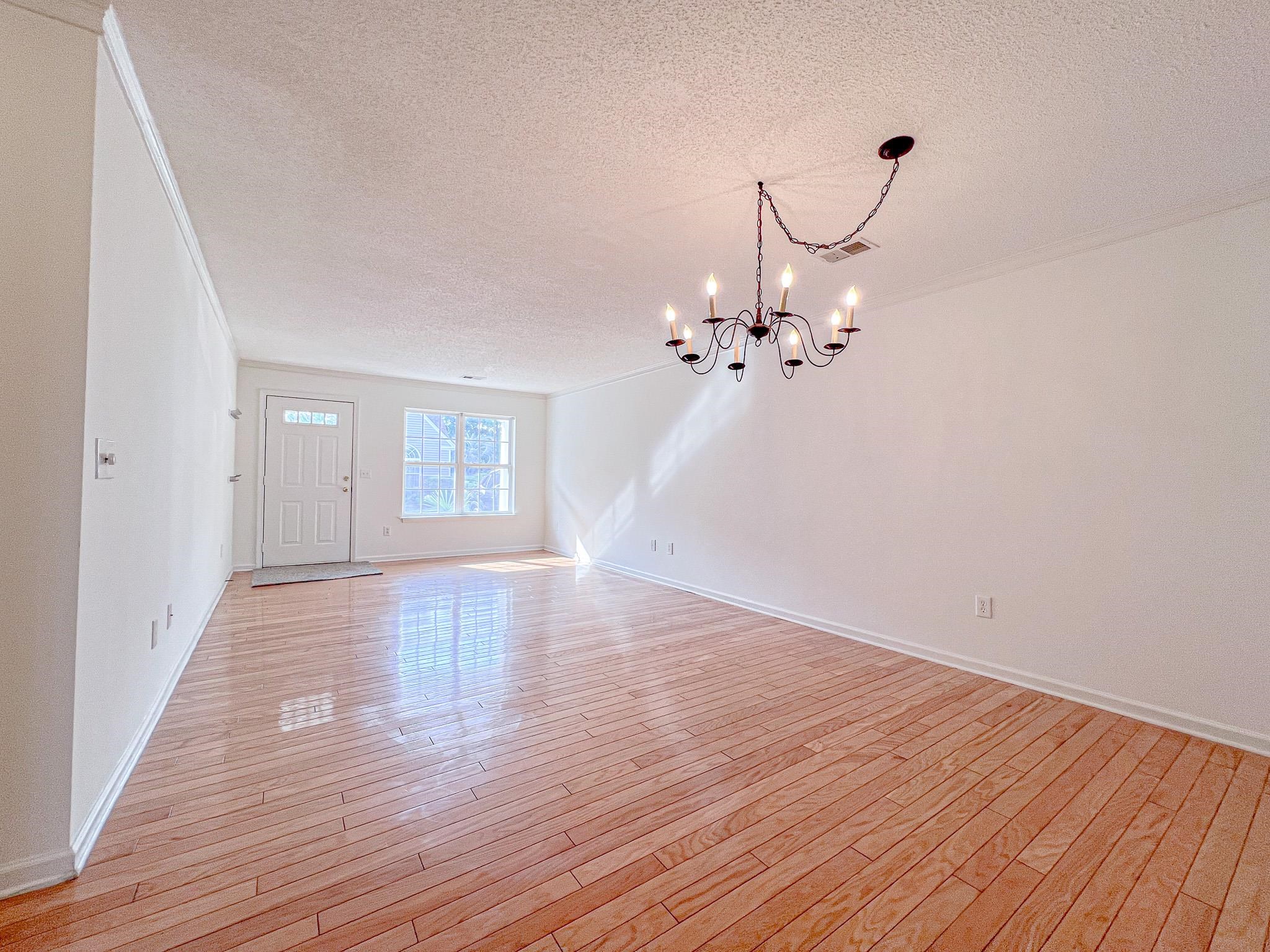113 Pembroke Pl. Property Photo 6