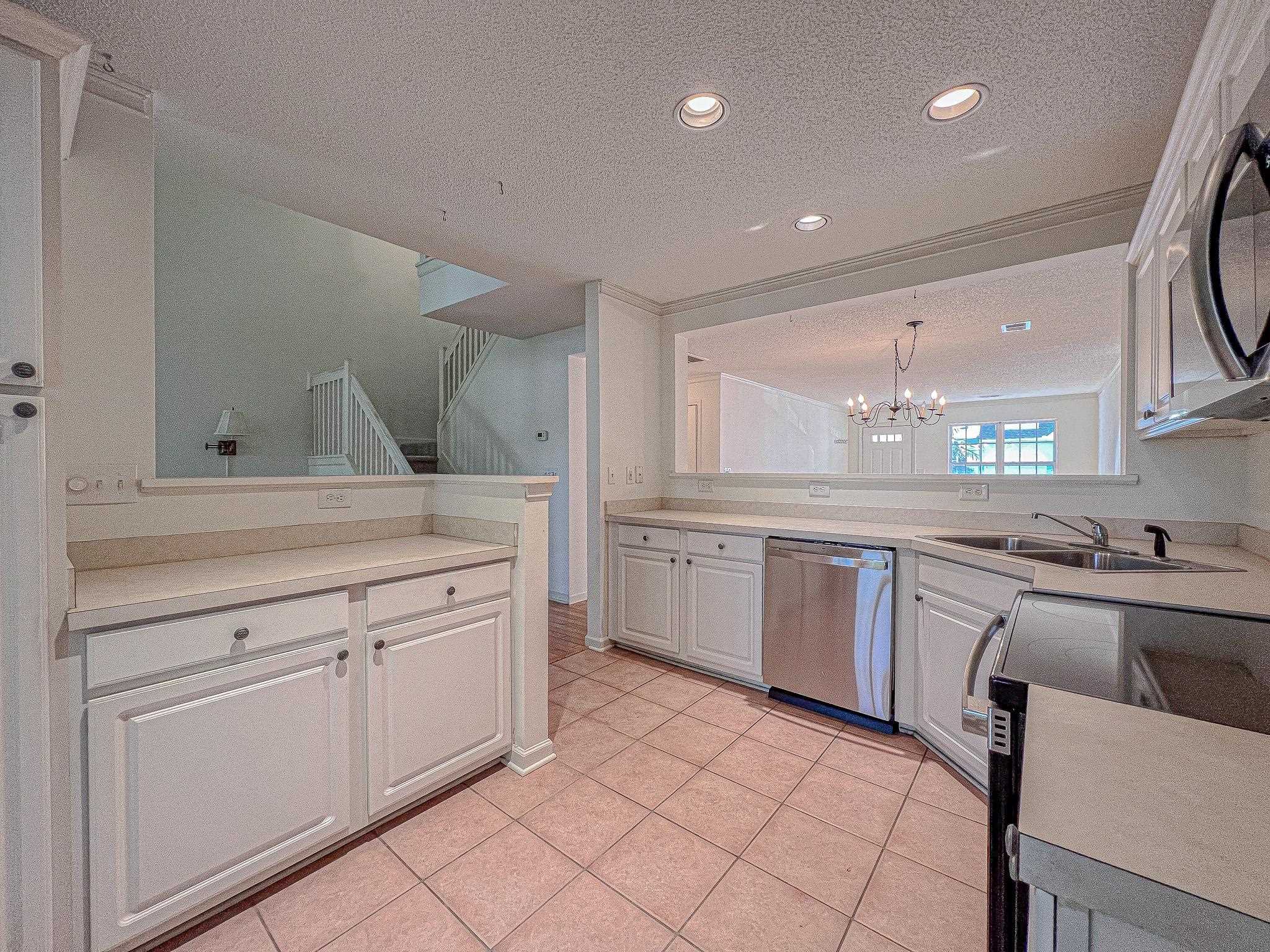 113 Pembroke Pl. Property Photo 7