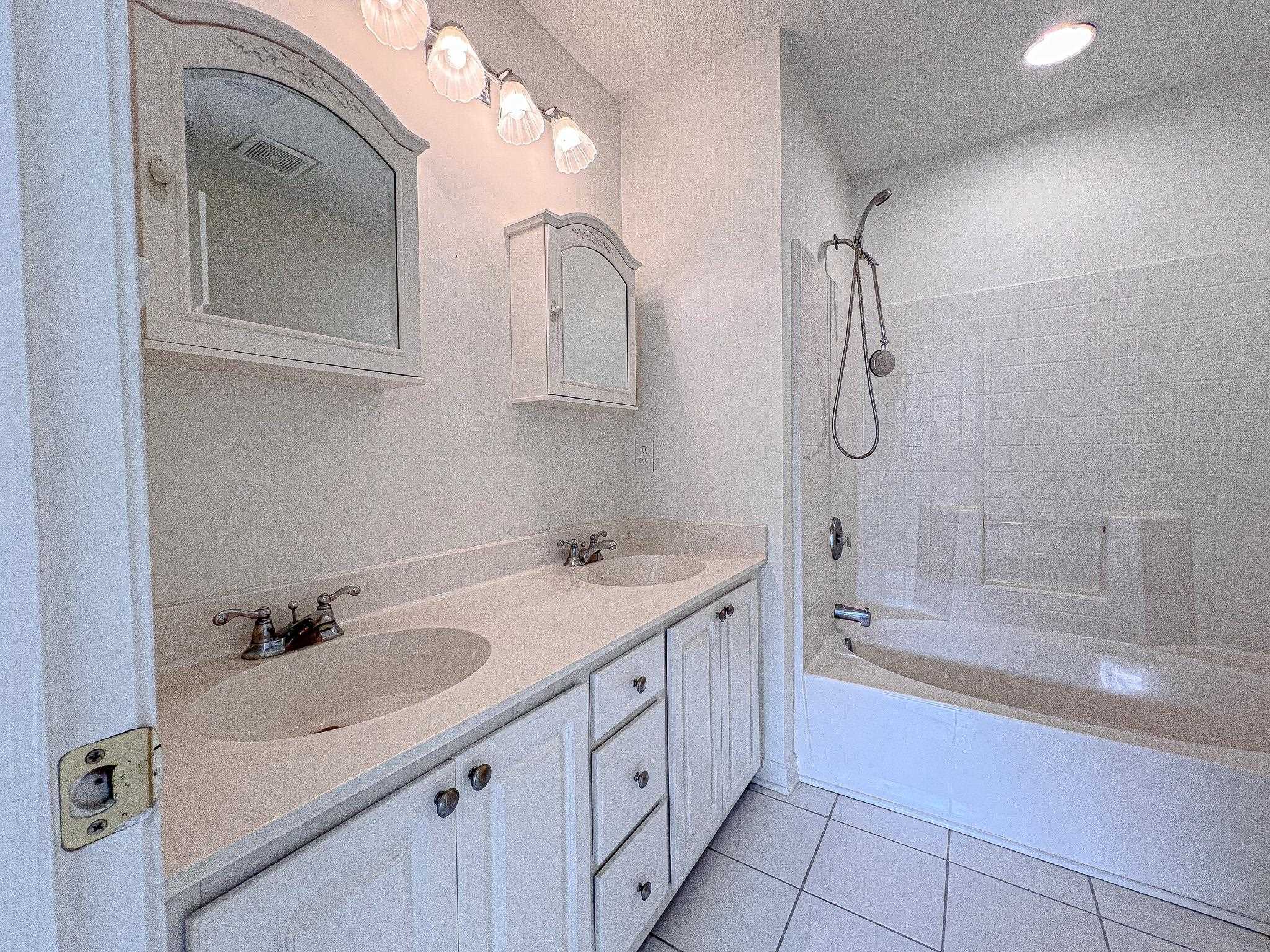 113 Pembroke Pl. Property Photo 17