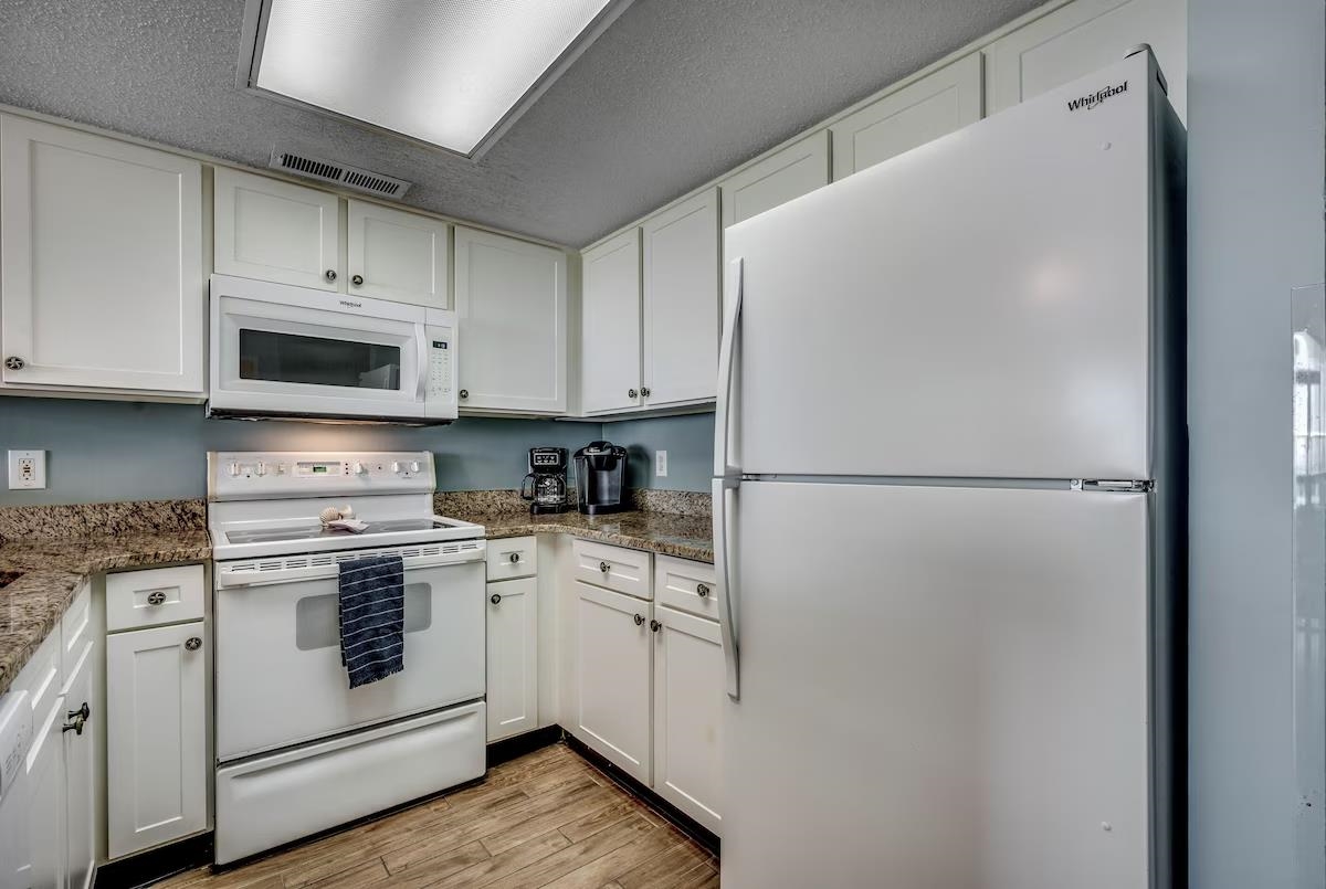 2000 N Ocean Blvd. Property Photo 11