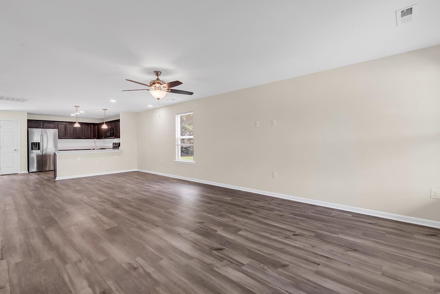 2241 Deerfield Ave. Property Photo 4