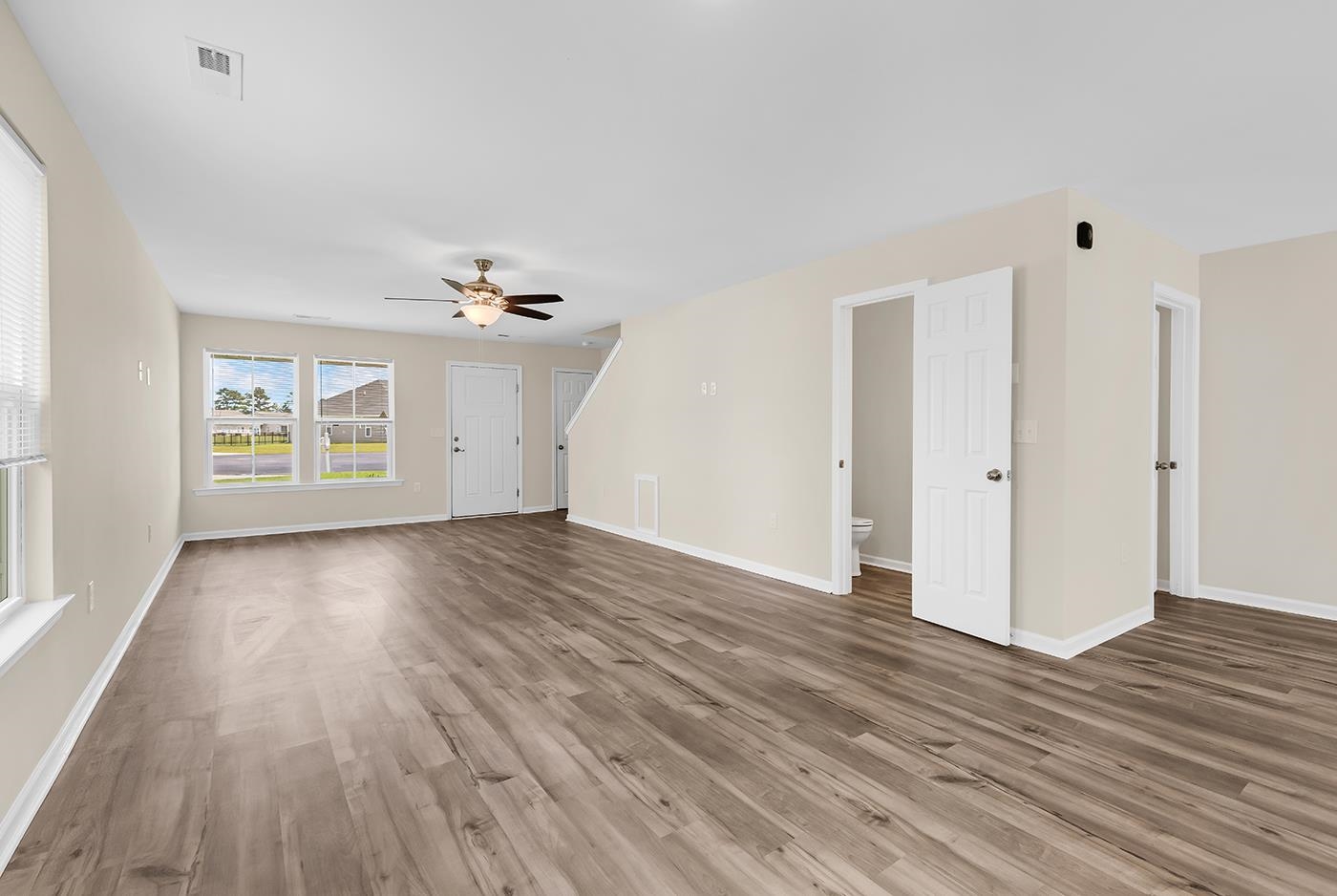 2241 Deerfield Ave. Property Photo 8