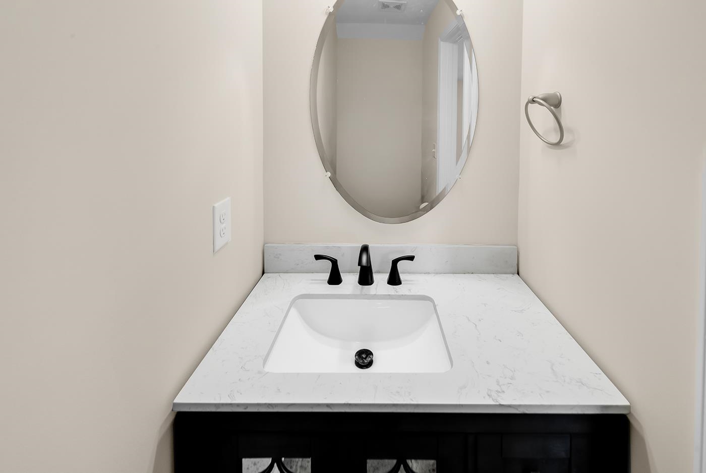 2241 Deerfield Ave. Property Photo 10