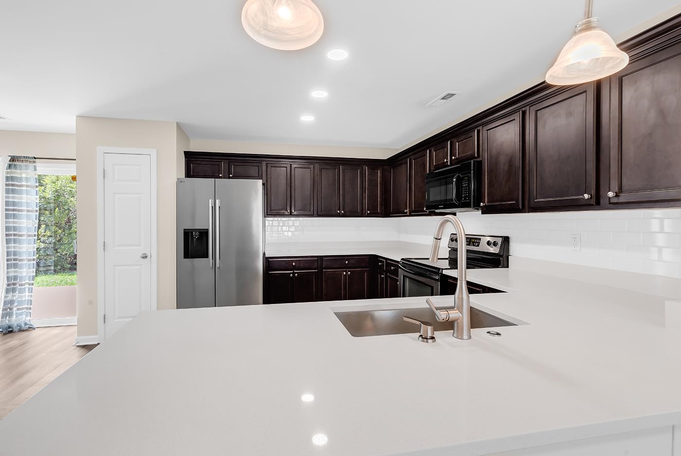 2241 Deerfield Ave. Property Photo 15